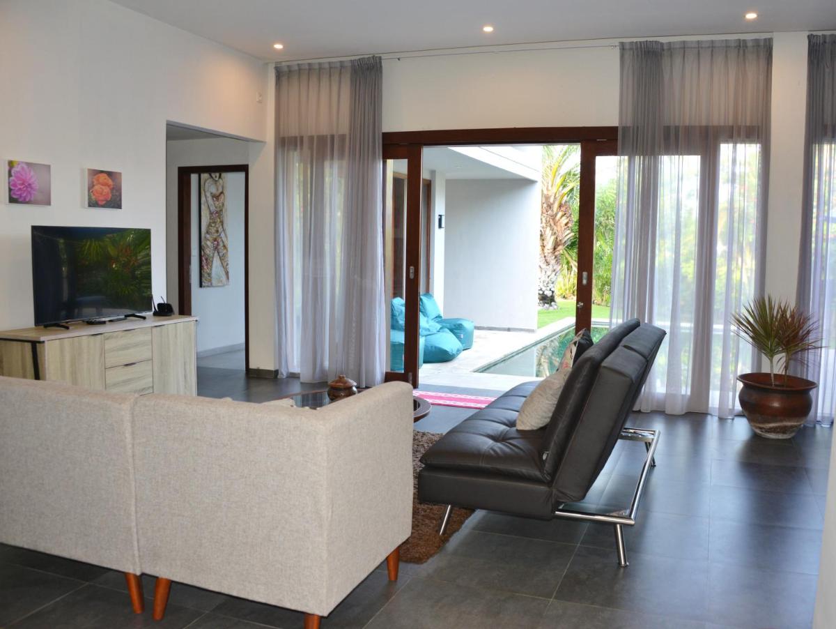 2 Bedroom Villa with Pool & Close to Setangi Beach view 4
