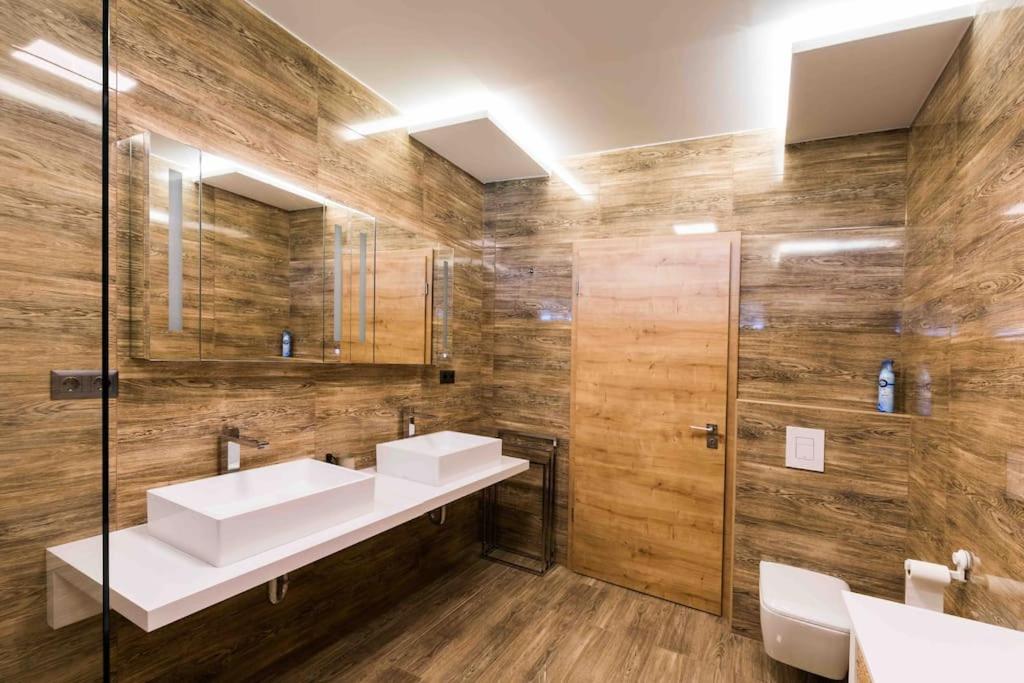 Tóparti Villa, Jakuzzi,Luxus élmény a Szigetközben view 5