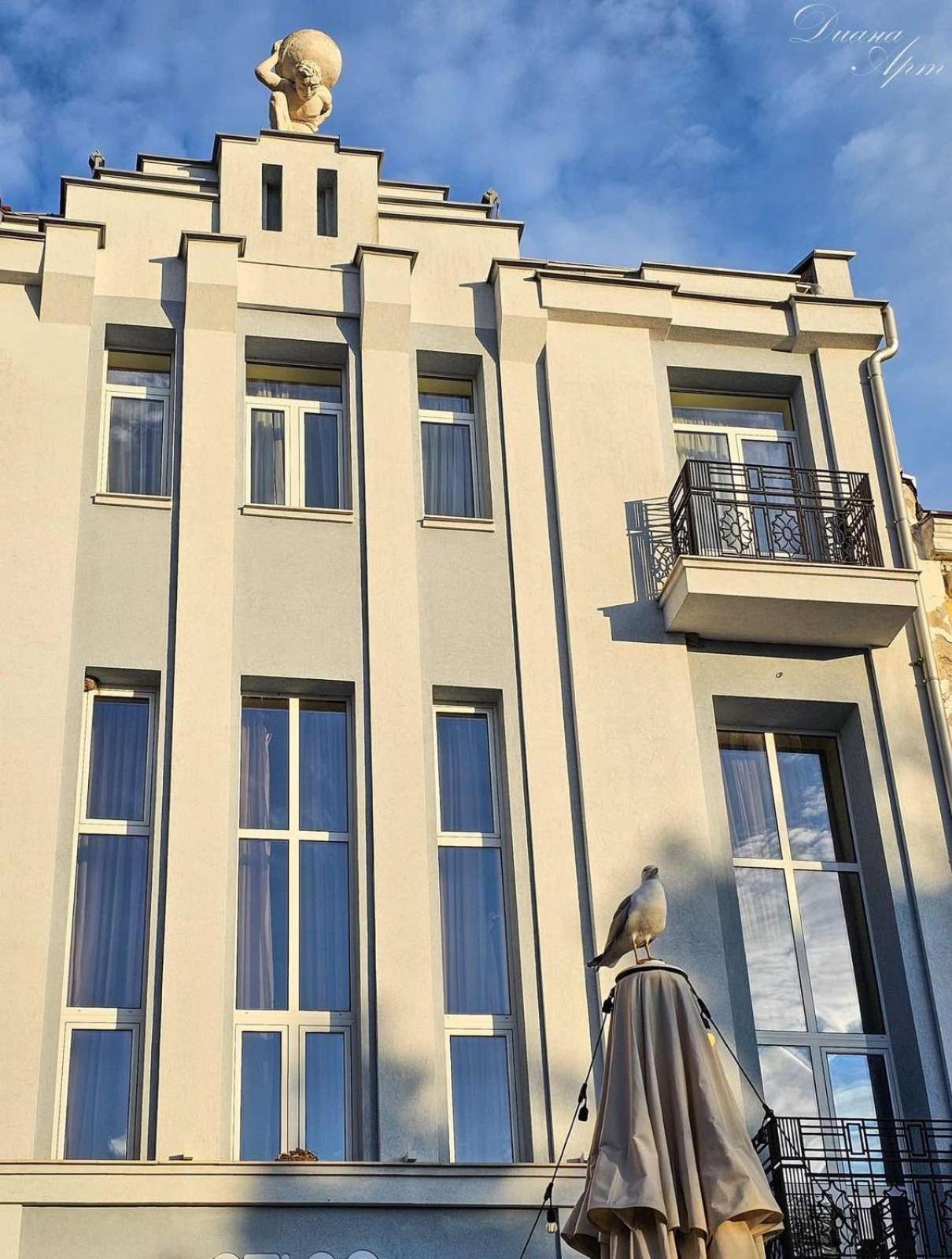 ATLAS HOUSE Luxury Suites