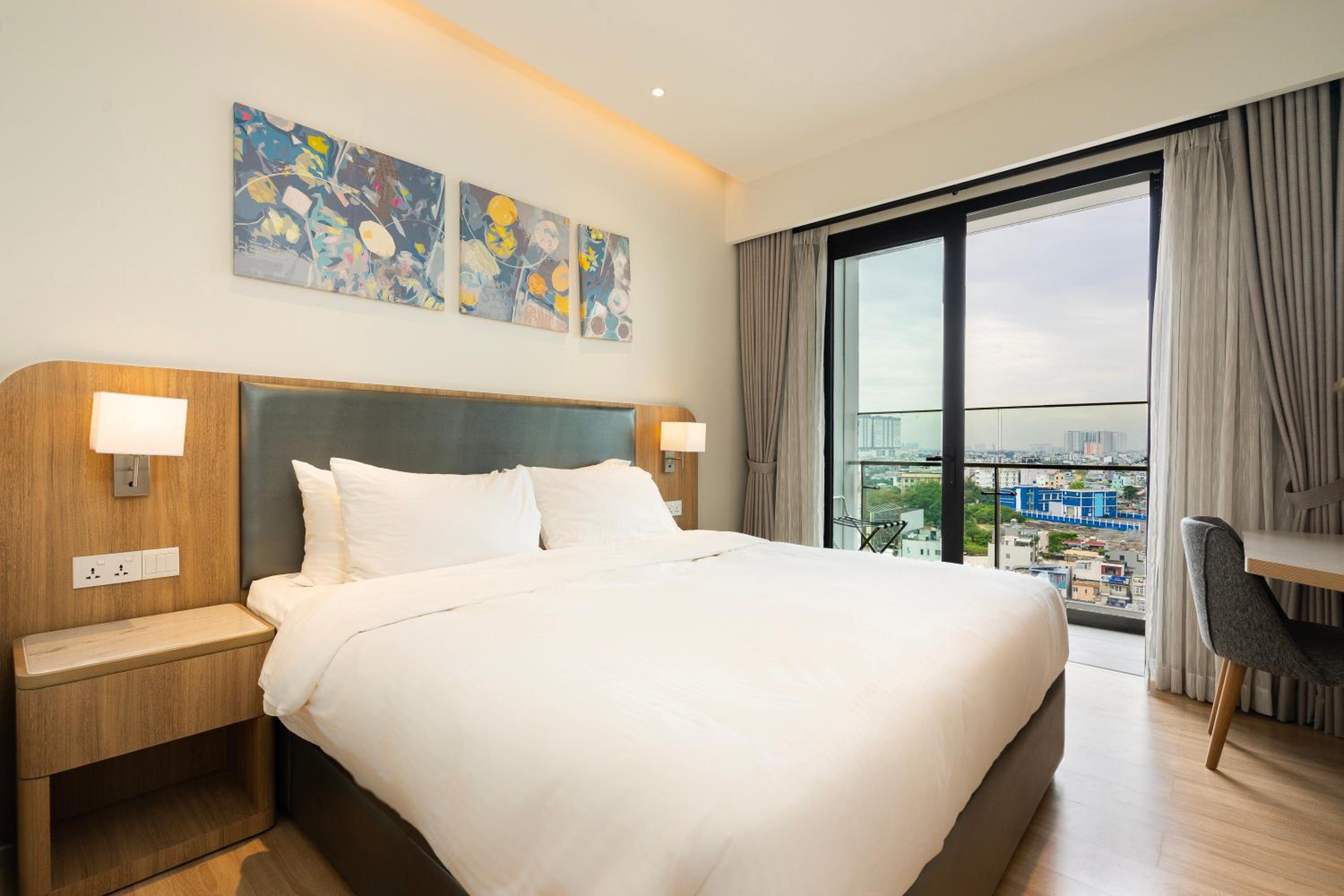 Zenity 3BR Condo: Luxury and Comfort in Quận 1