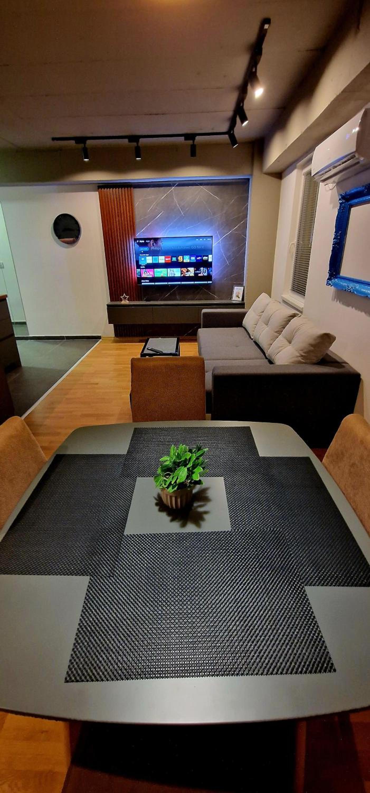 Luxury Apartment IVA VI