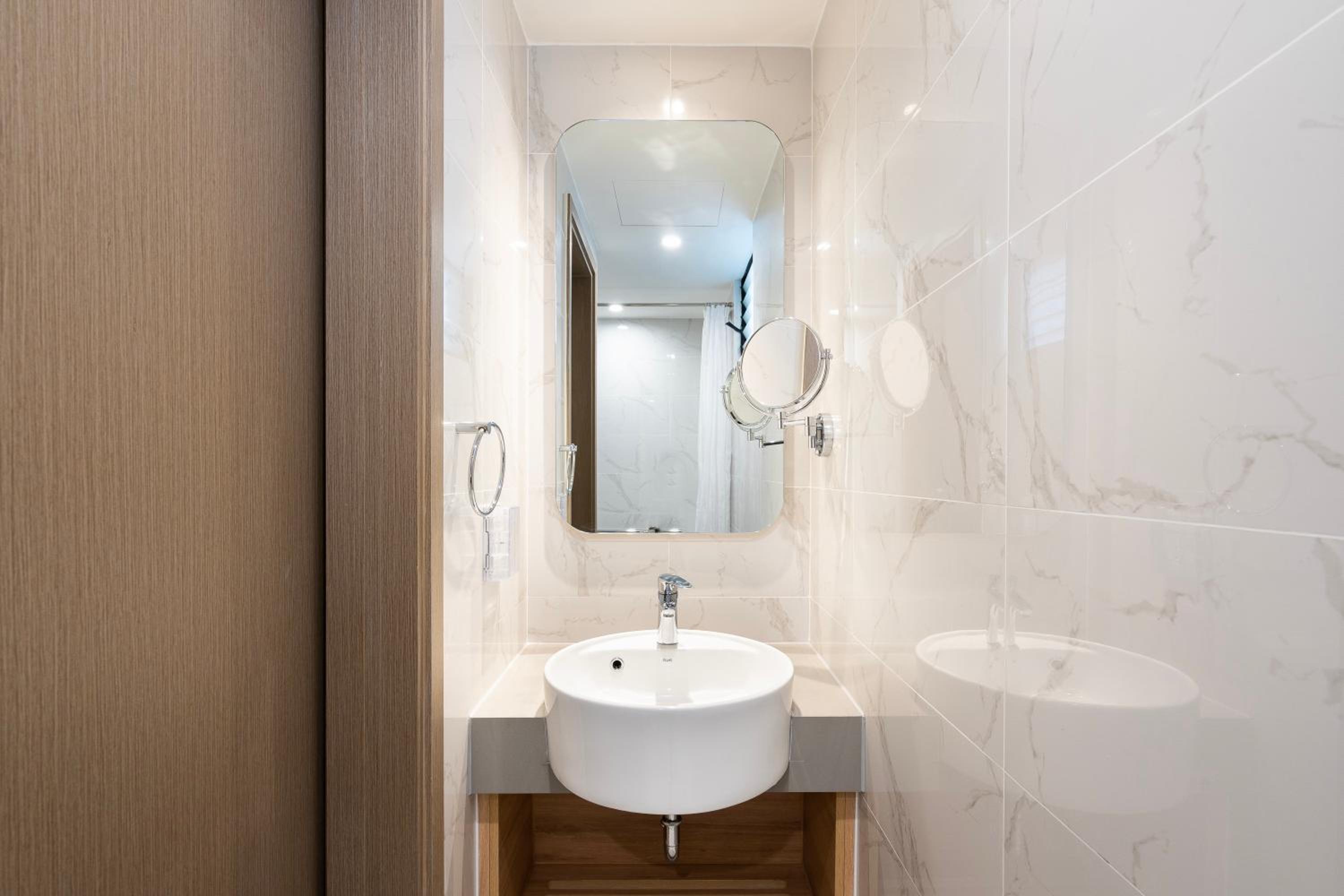 Zenity 3BR Condo: Luxury and Comfort in Quận 1