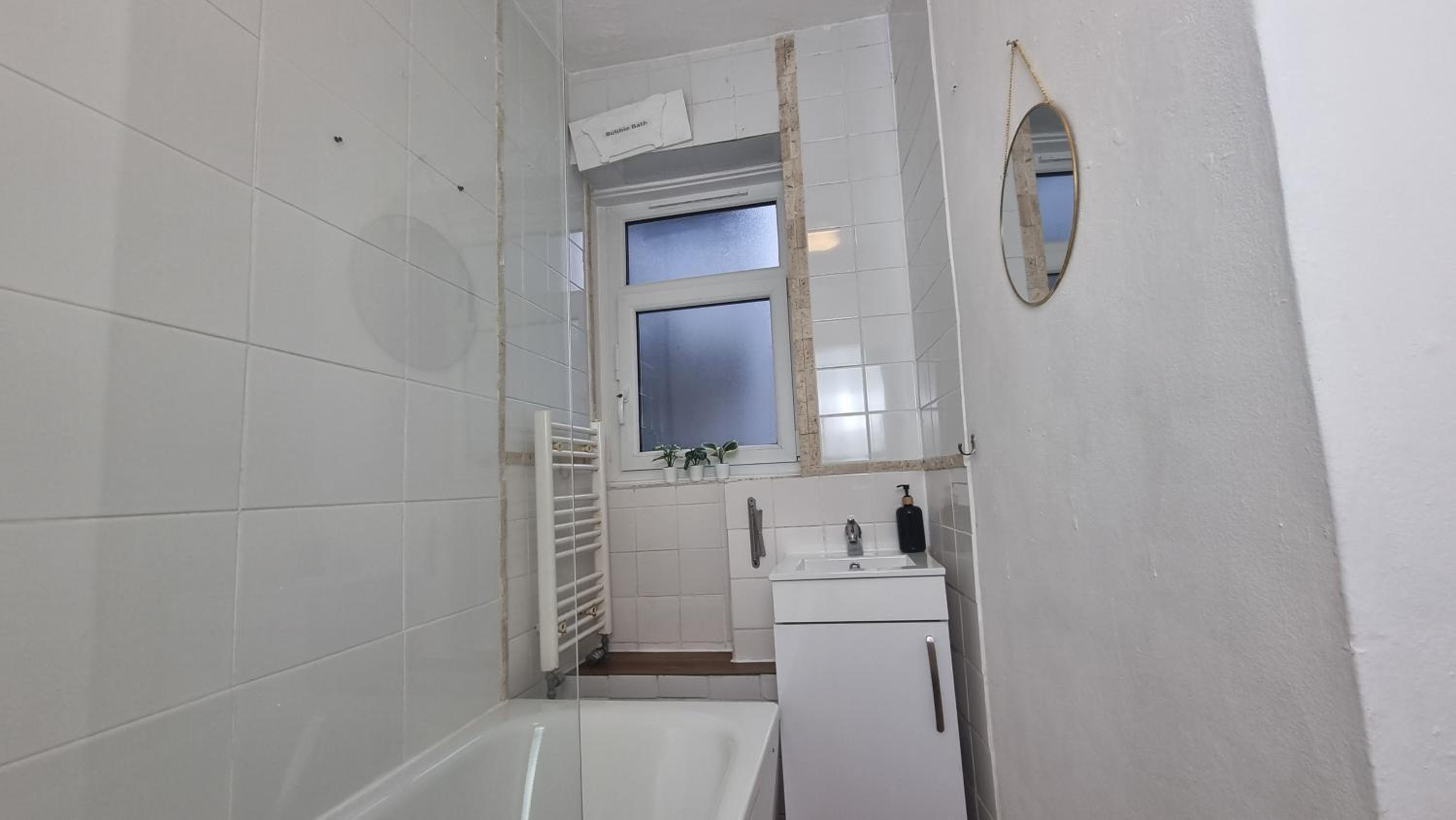 3 bed flat O2 arena Dyson house