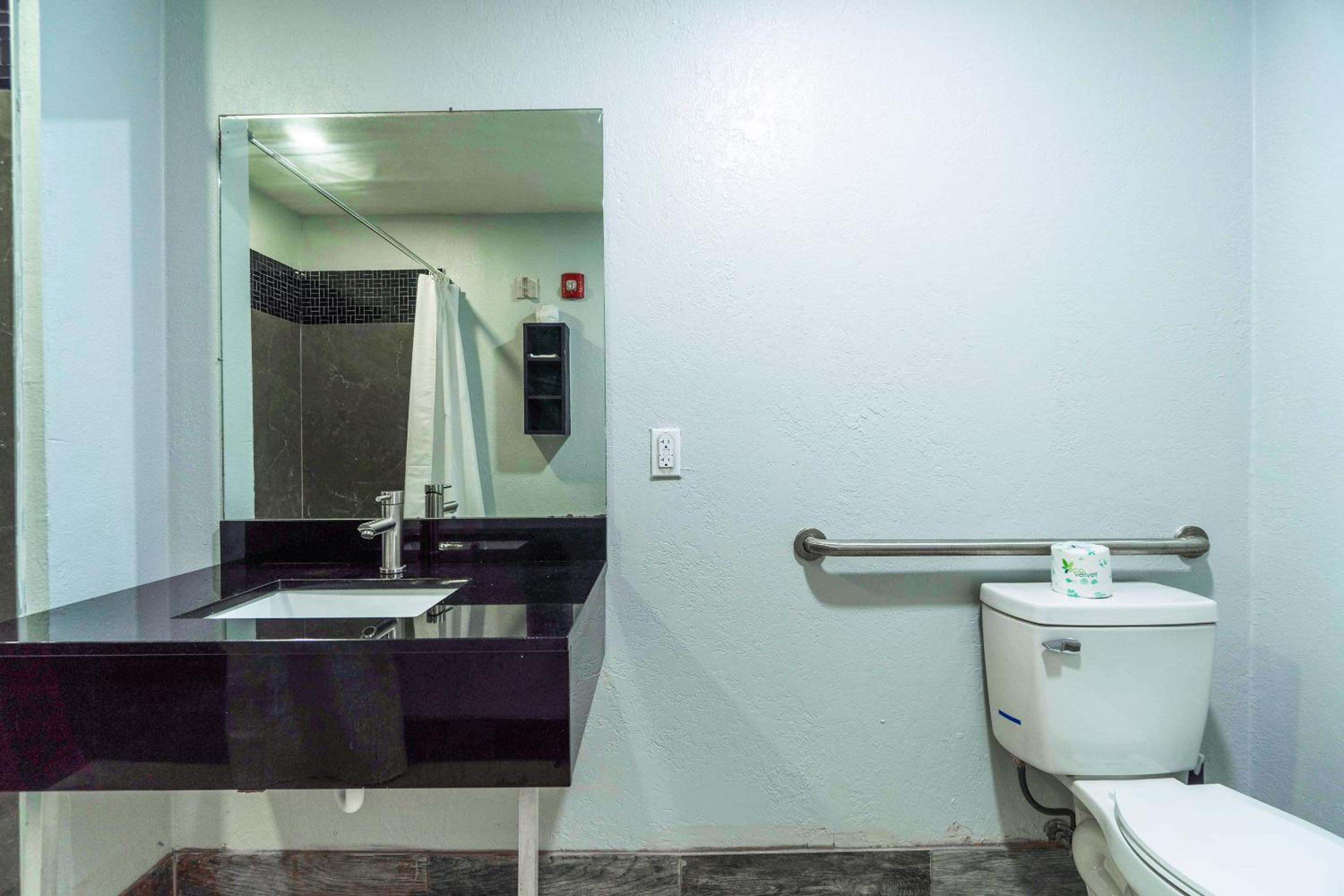 Xpress Inn & Extended Stays