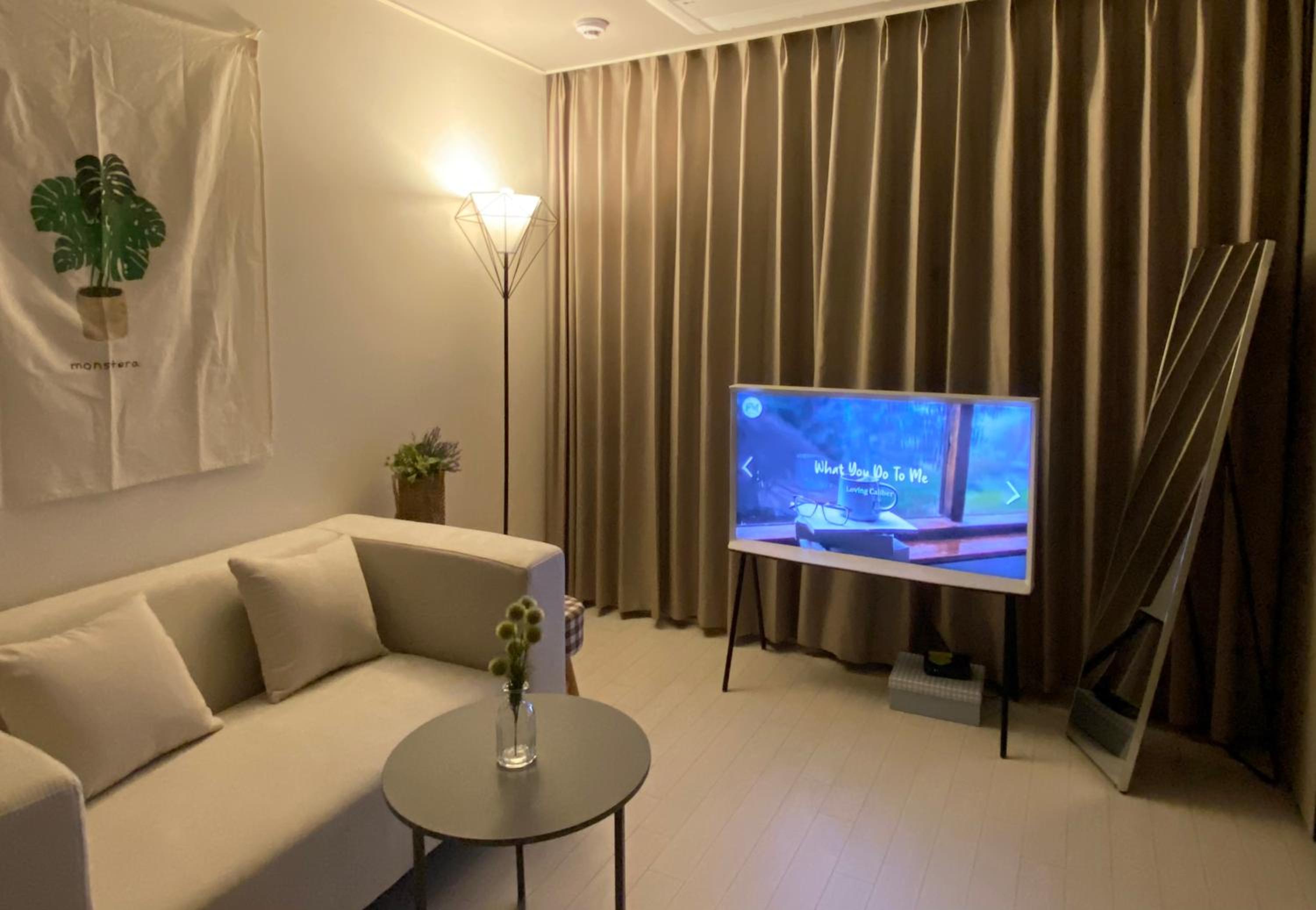 hotel room