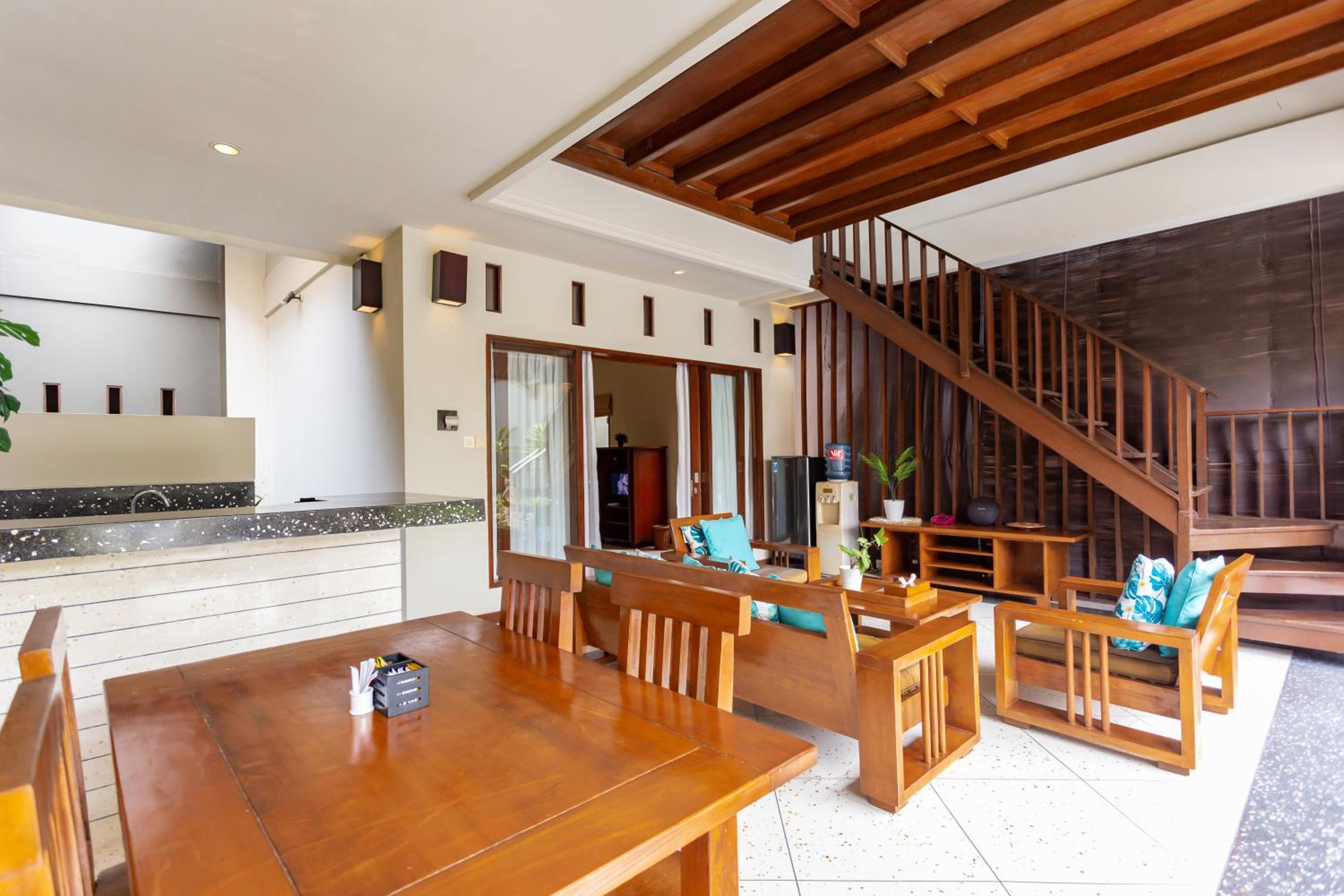 Aruni Bali Jimbaran Boutique Villa view 2