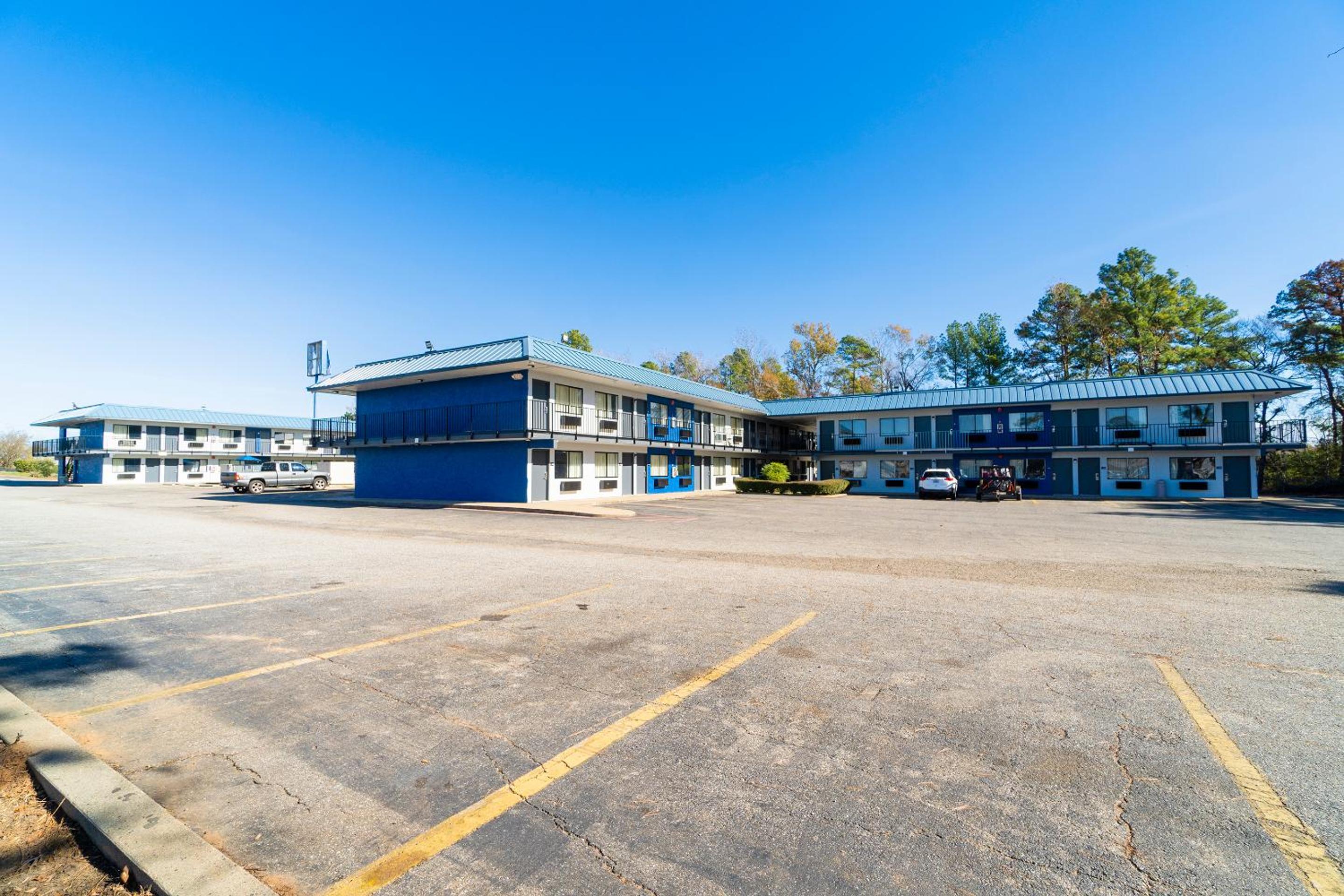 Xpress Inn & Extended Stays