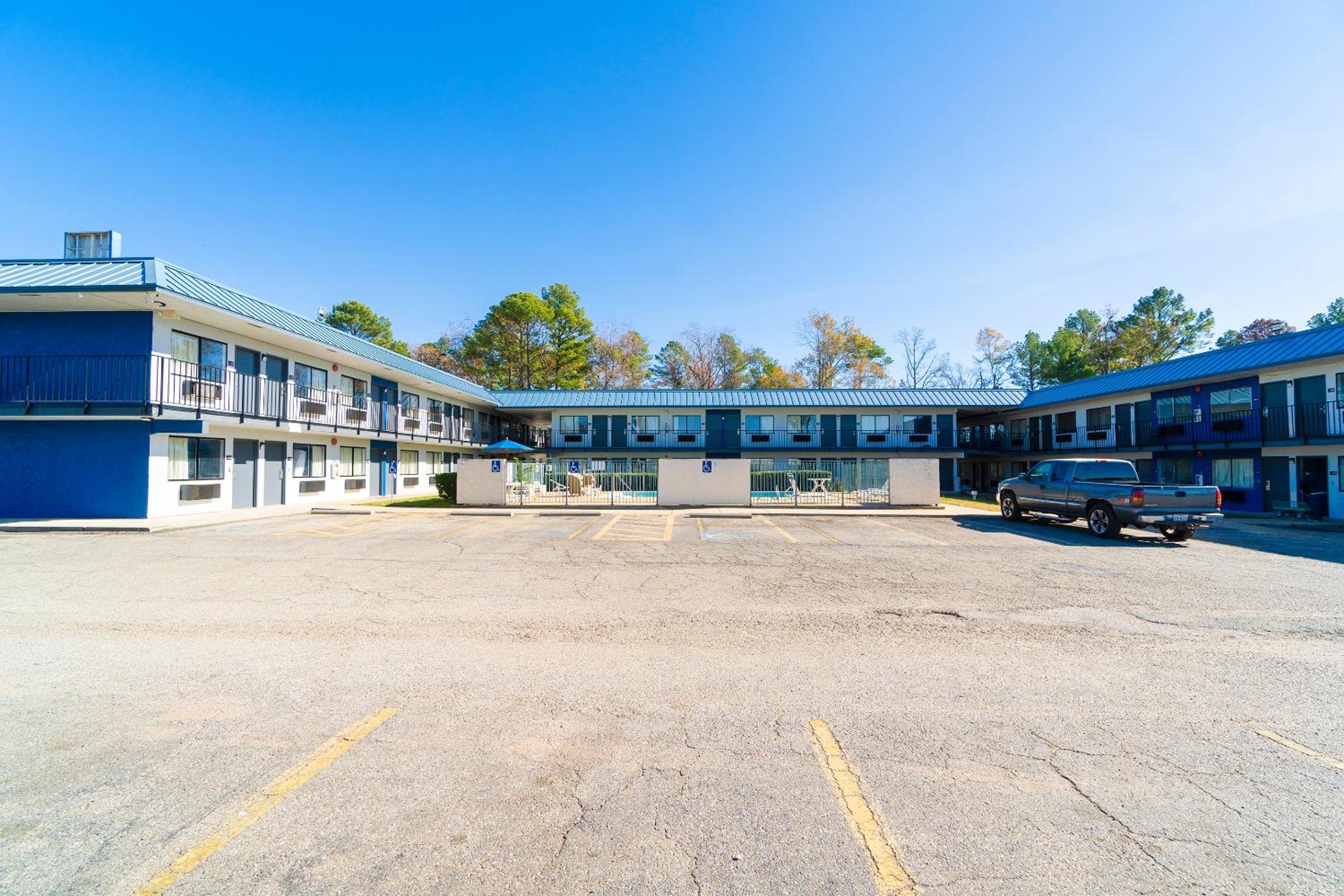 Xpress Inn & Extended Stays