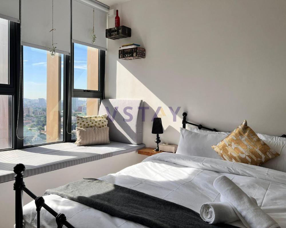 Ceylonz Suites KL Studio near Bukit Bintang - Living Signature