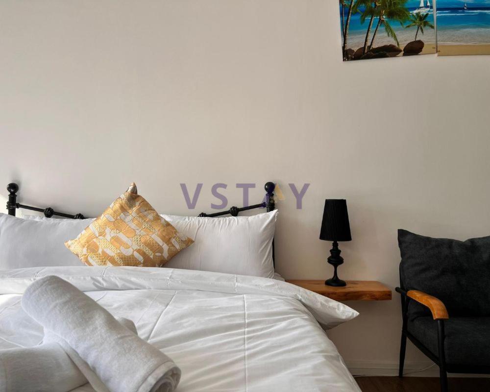 Ceylonz Suites KL Studio near Bukit Bintang - Living Signature
