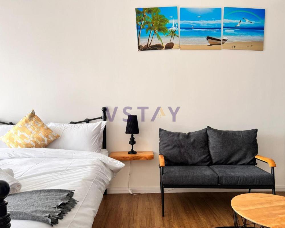 Ceylonz Suites KL Studio near Bukit Bintang - Living Signature