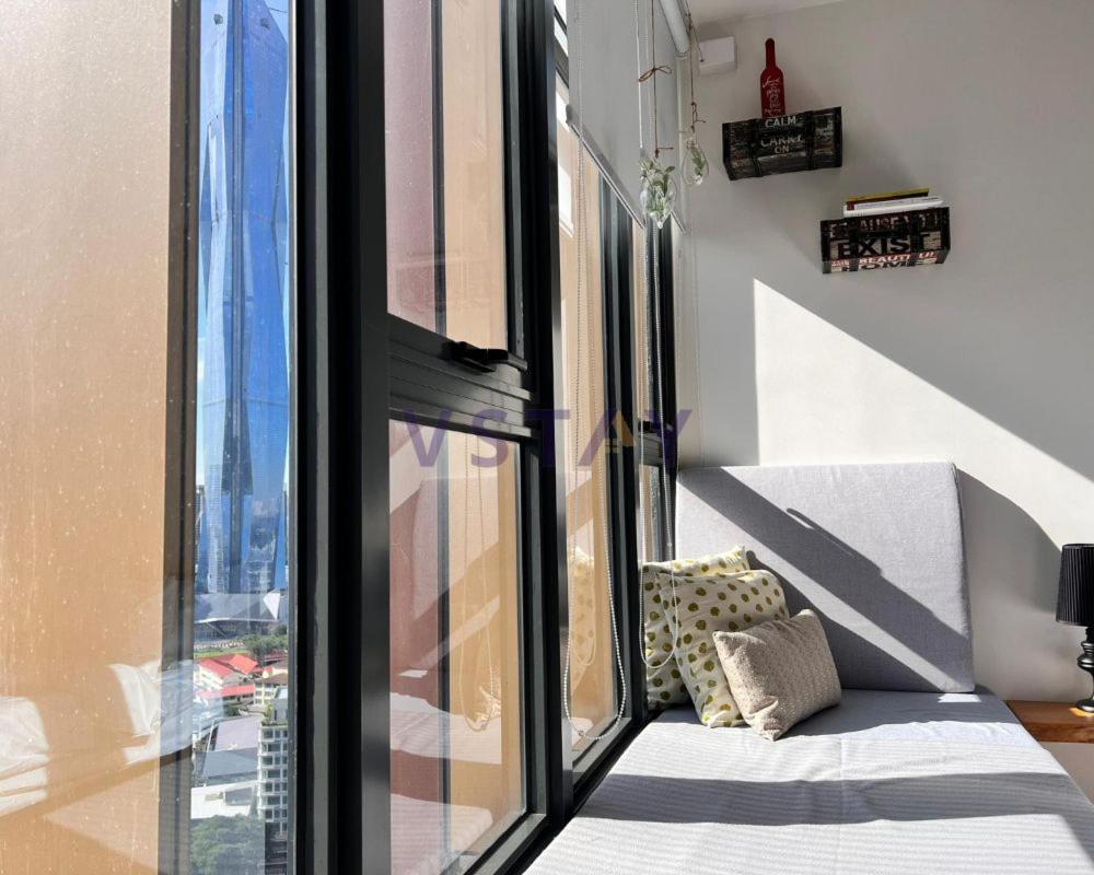 Ceylonz Suites KL Studio near Bukit Bintang - Living Signature