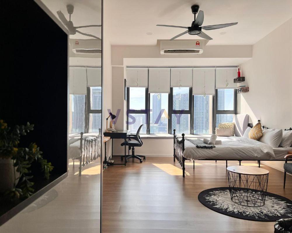 Ceylonz Suites KL Studio near Bukit Bintang - Living Signature