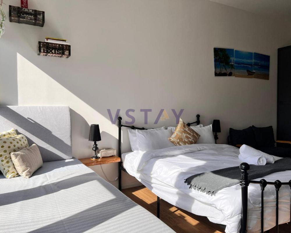 Ceylonz Suites KL Studio near Bukit Bintang - Living Signature