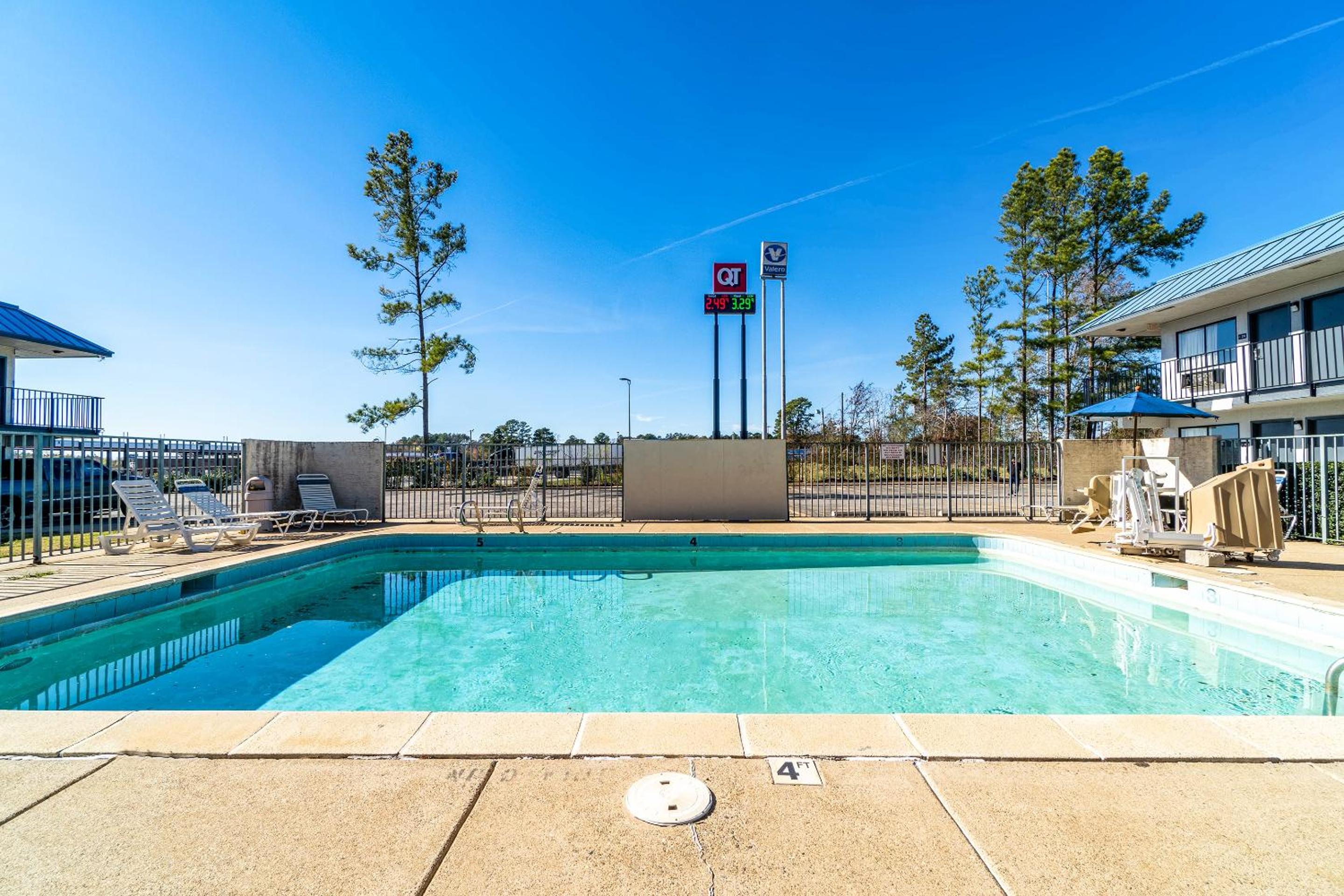 Xpress Inn & Extended Stays