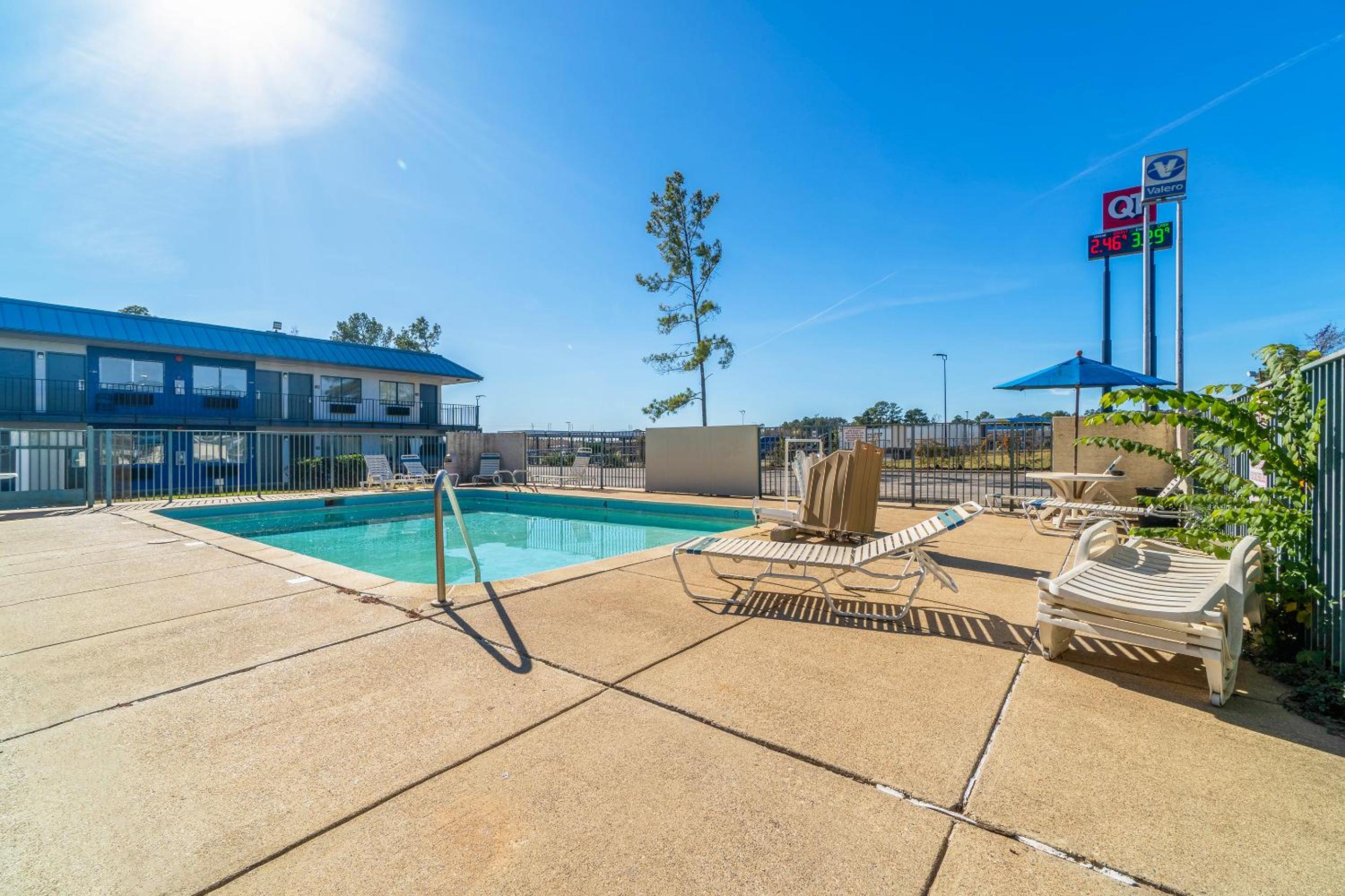 Xpress Inn & Extended Stays