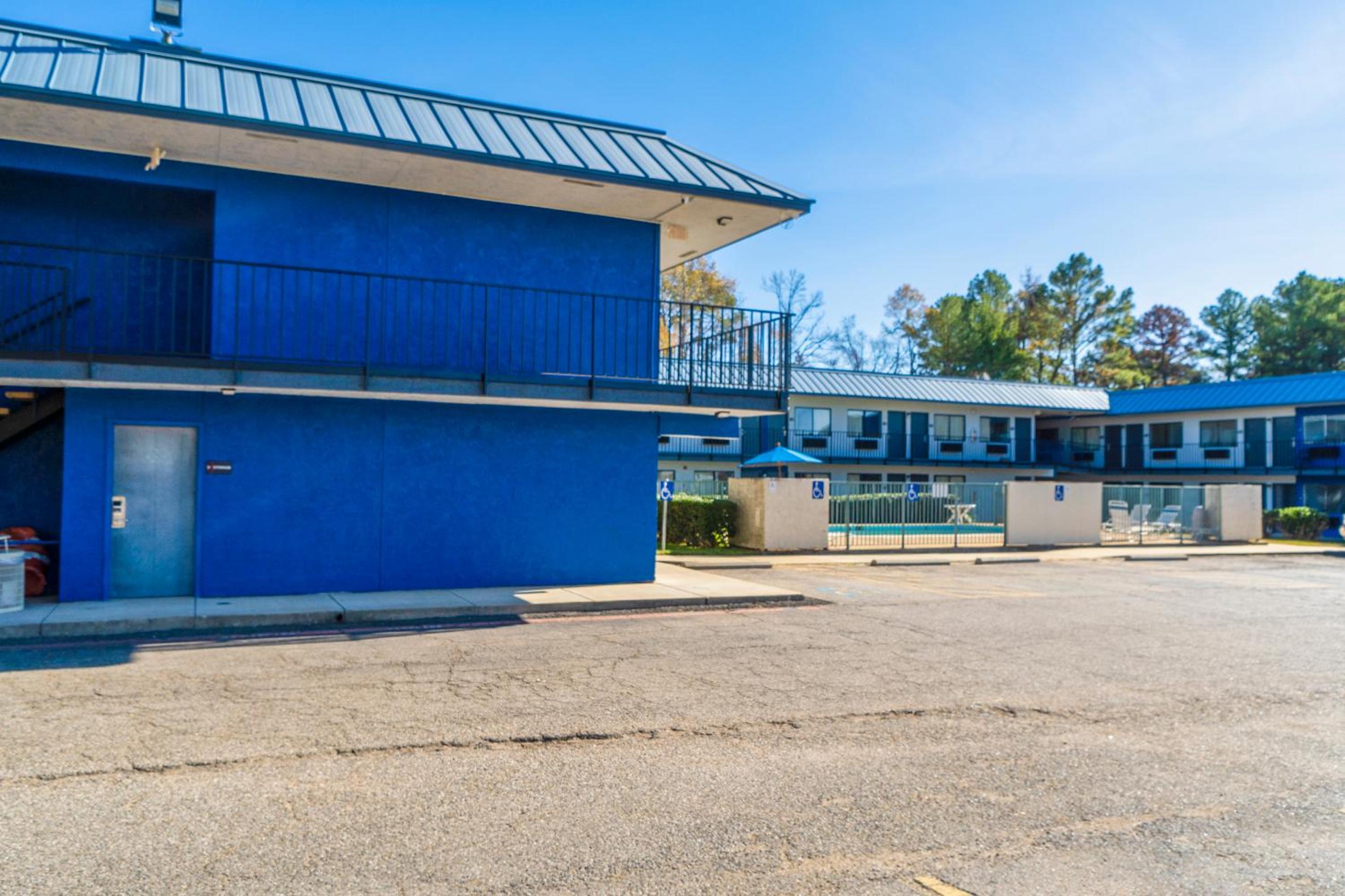 Xpress Inn & Extended Stays