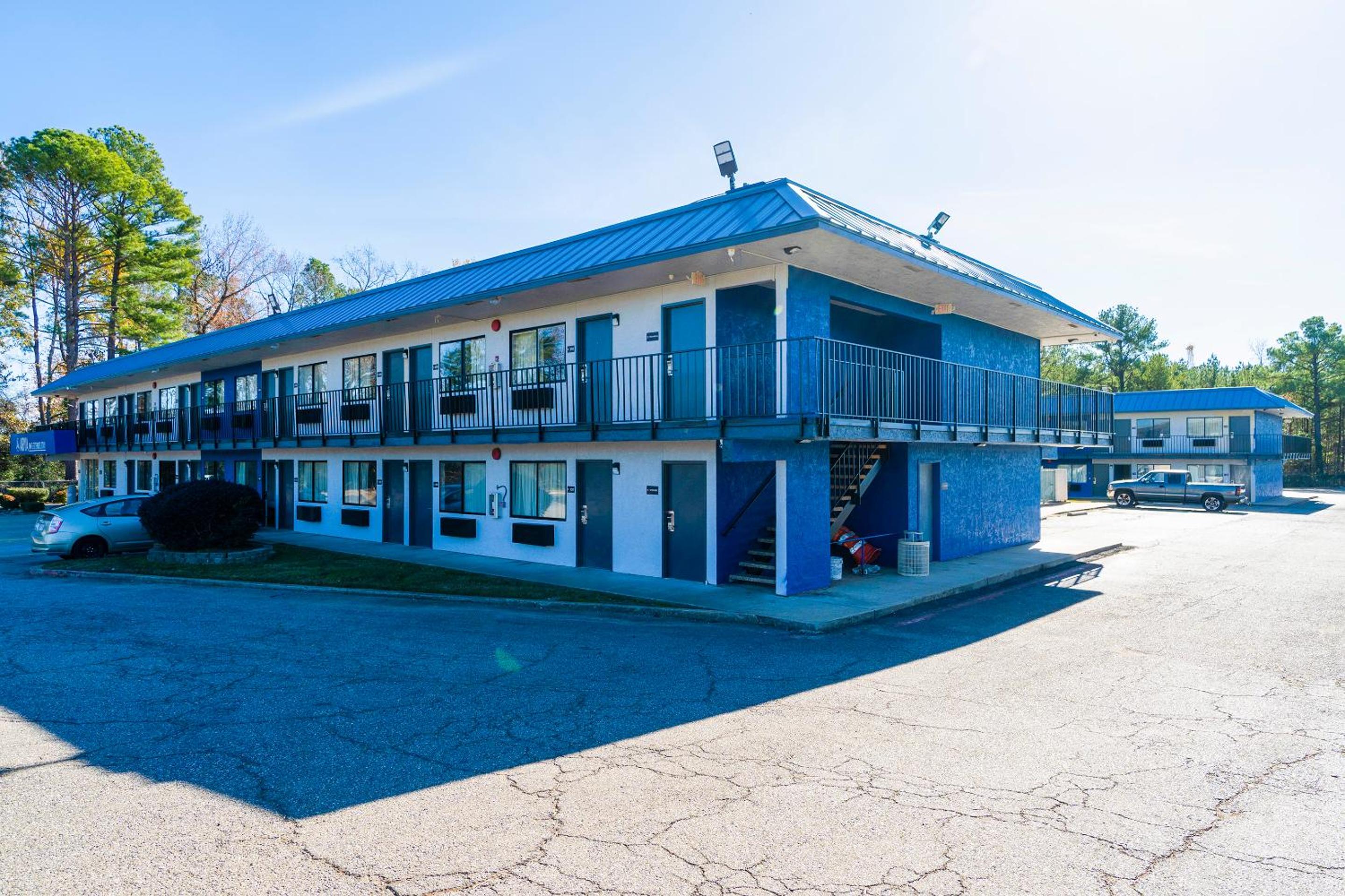 Xpress Inn & Extended Stays