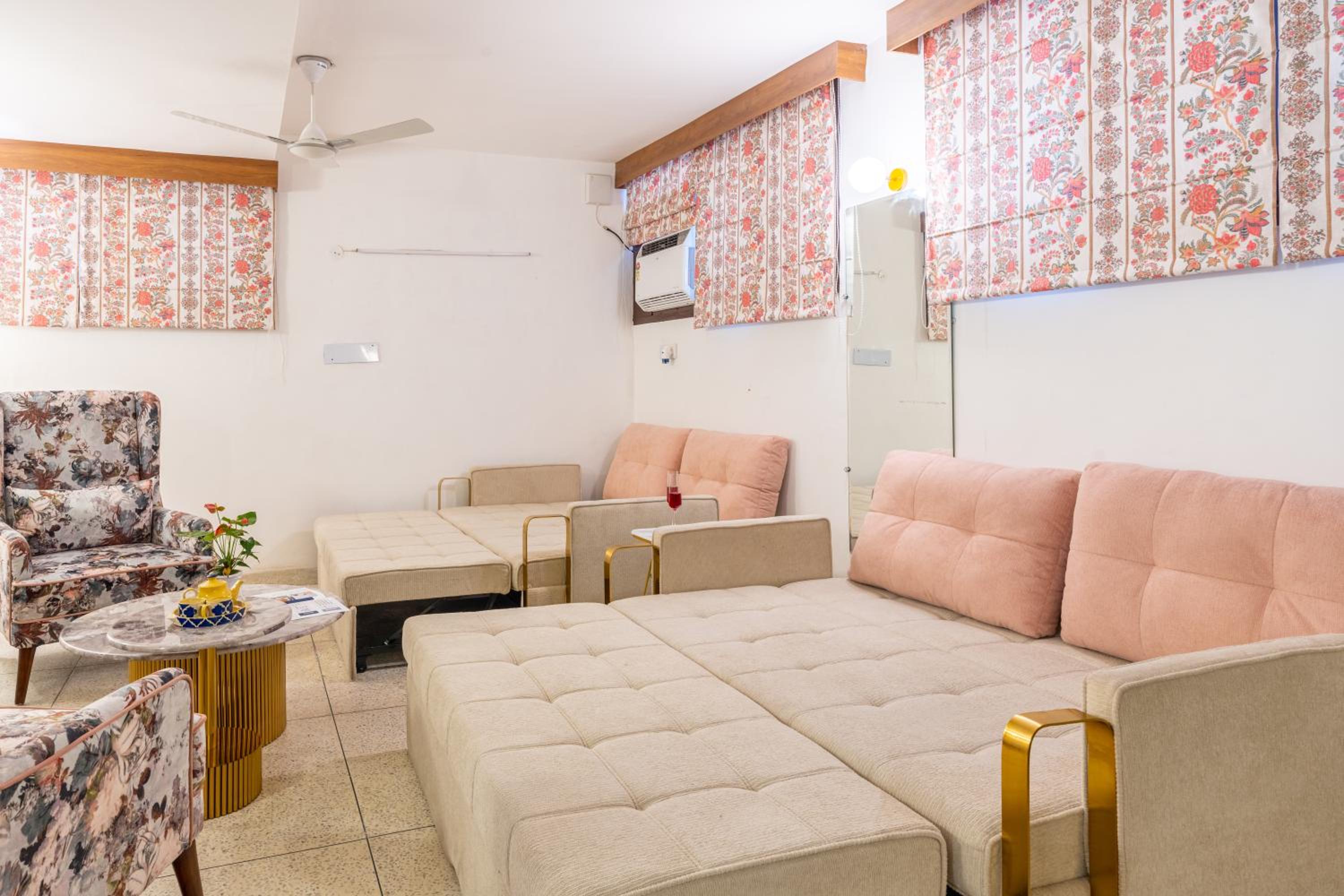 Homlee-Excellency Large 4BHK-South Delhi- NFC view 5