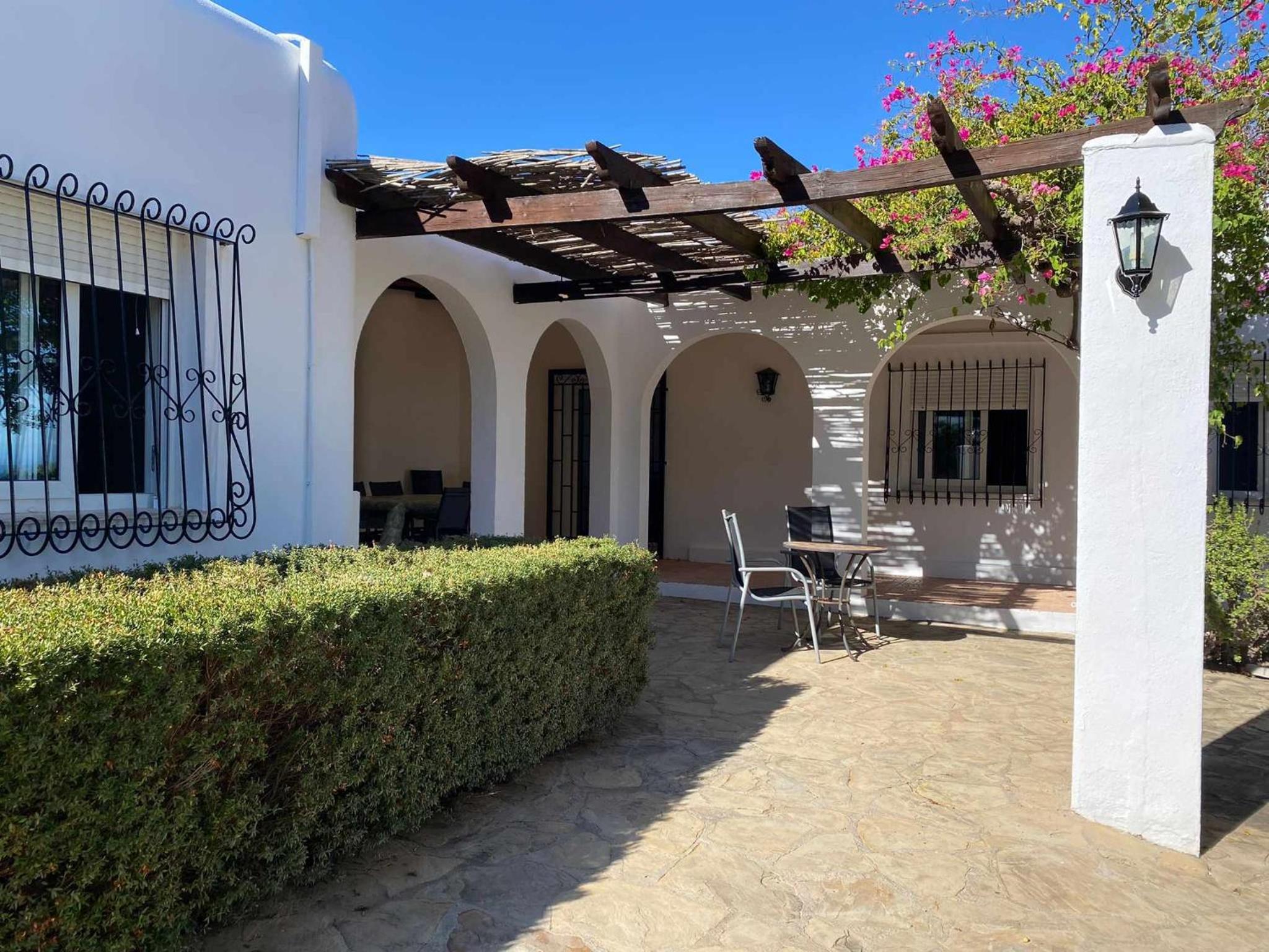 Hermosa villa con piscina privada y amplia terraza