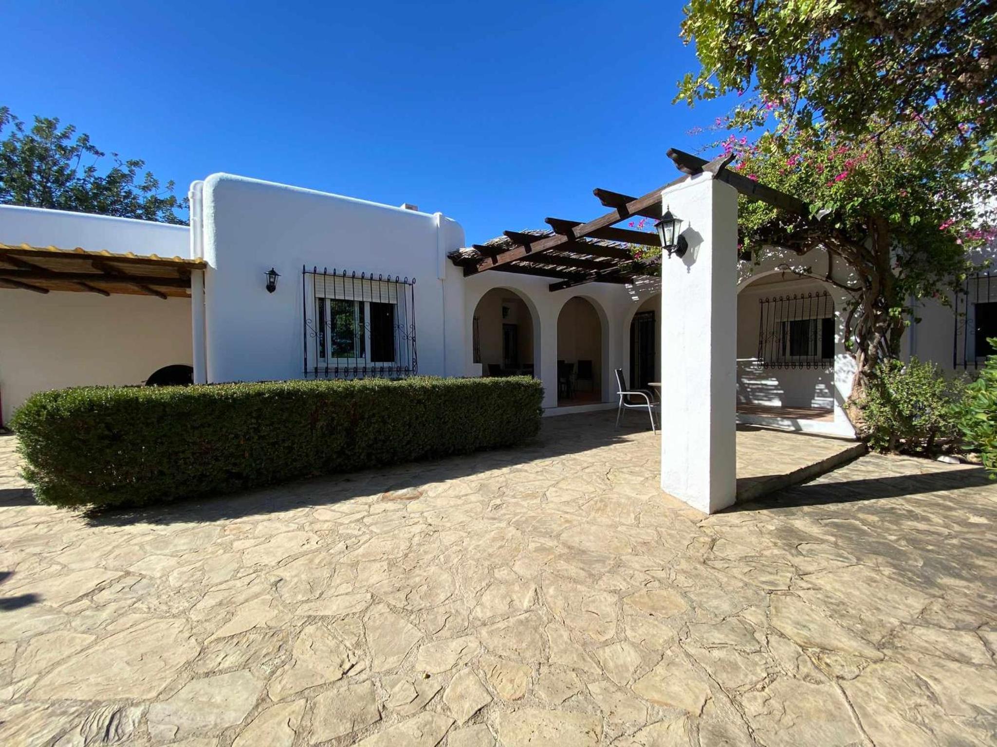 Hermosa villa con piscina privada y amplia terraza