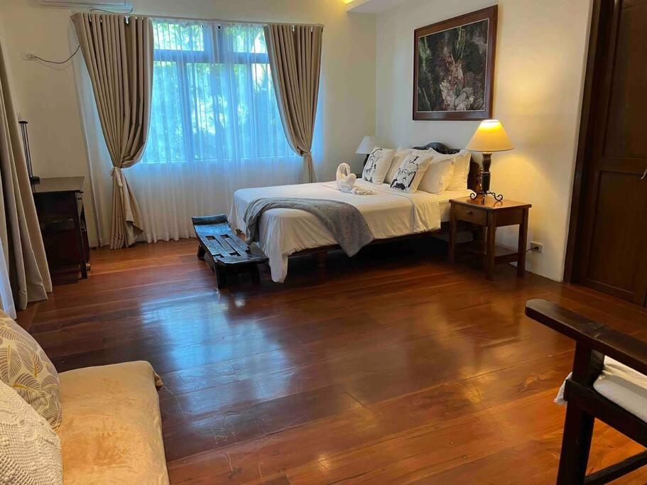Private and Spacious 4BR 4Bath Villa in Tagaytay , Gated, Near Picnic Grove view 2