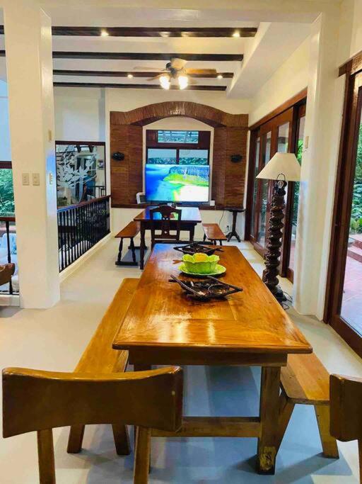 Private and Spacious 4BR 4Bath Villa in Tagaytay , Gated, Near Picnic Grove view 3