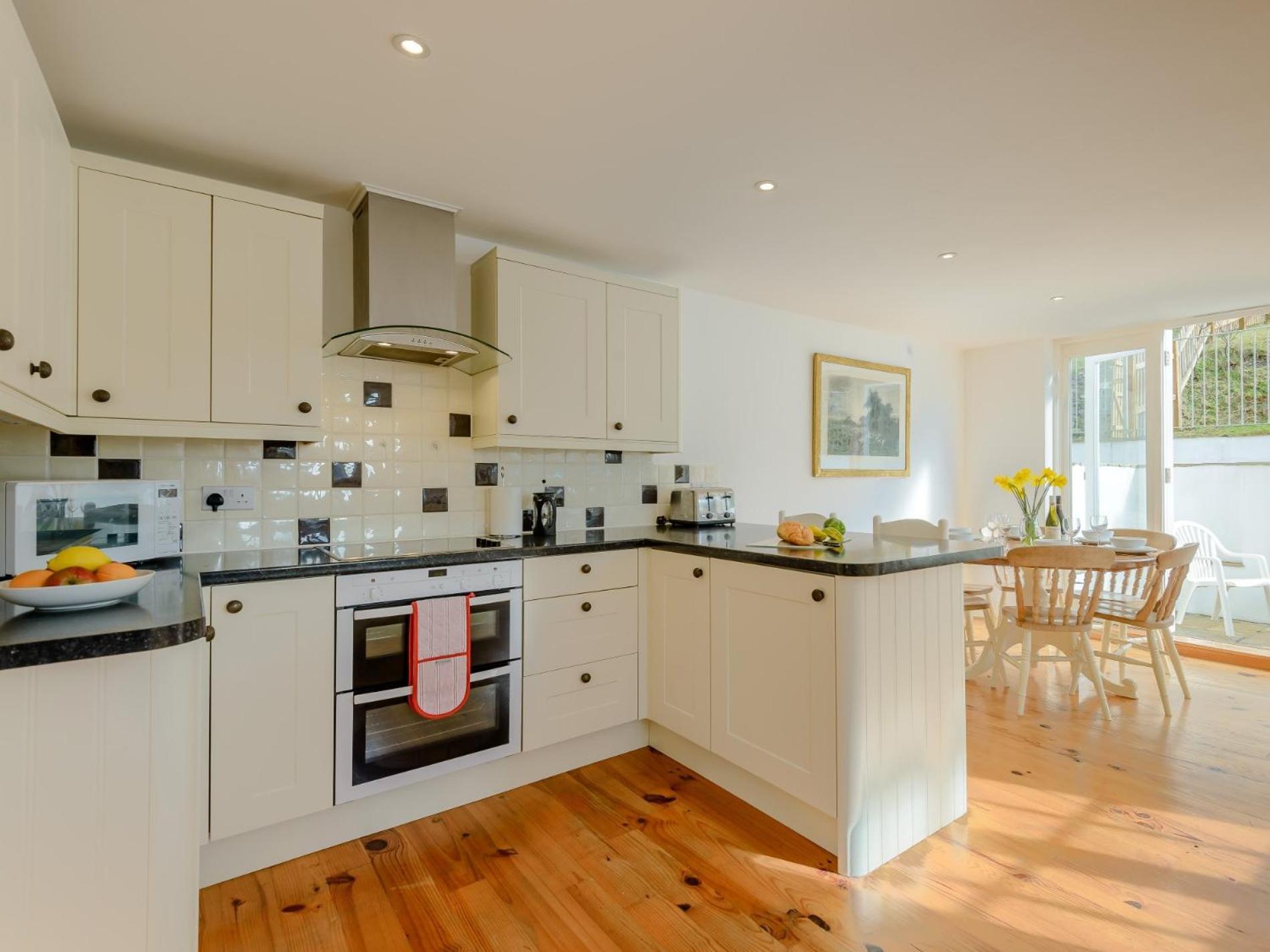 4 Bed in Wareham oc-chric view 4