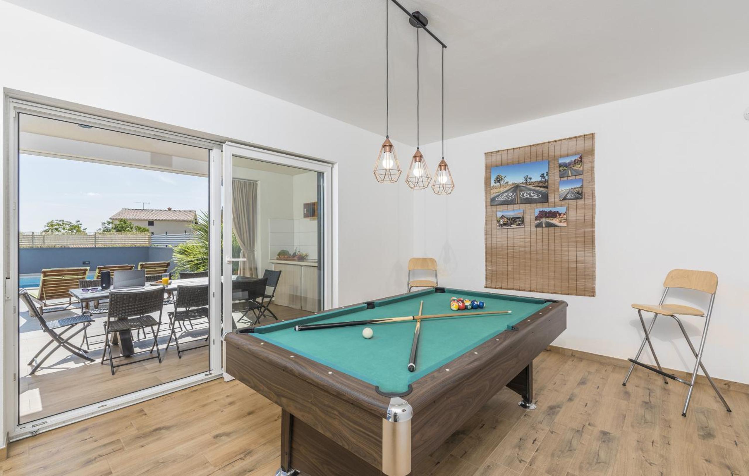 Modern Villa OL&JU for 9 persons in Pula only 1.5 km from the beach with Pool Heating view 2