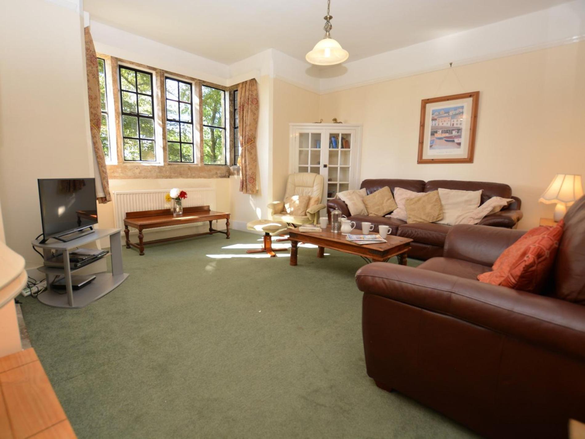3 Bed in Lyme Regis oc-weslo view 2