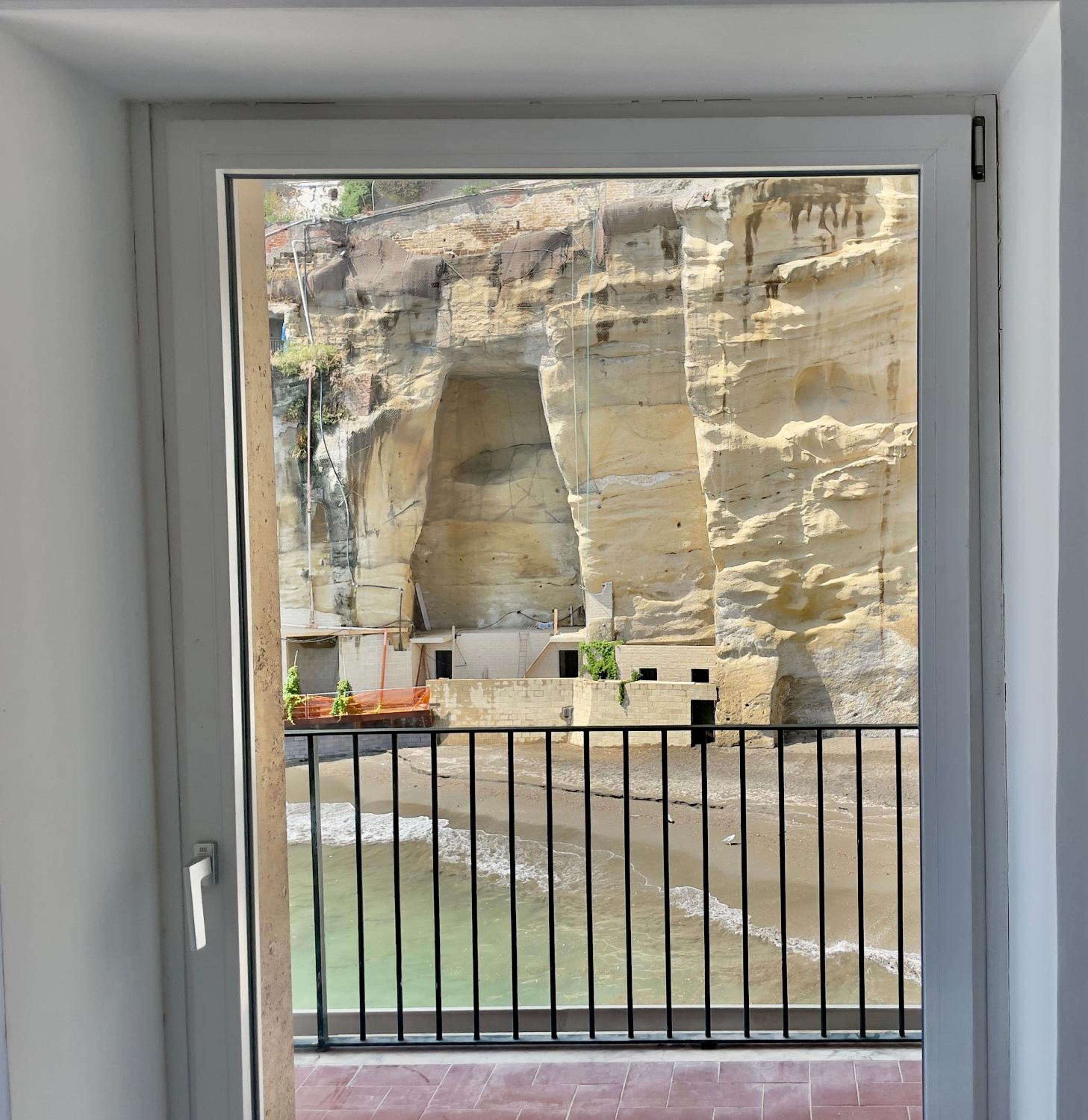 Grotta Romana Home