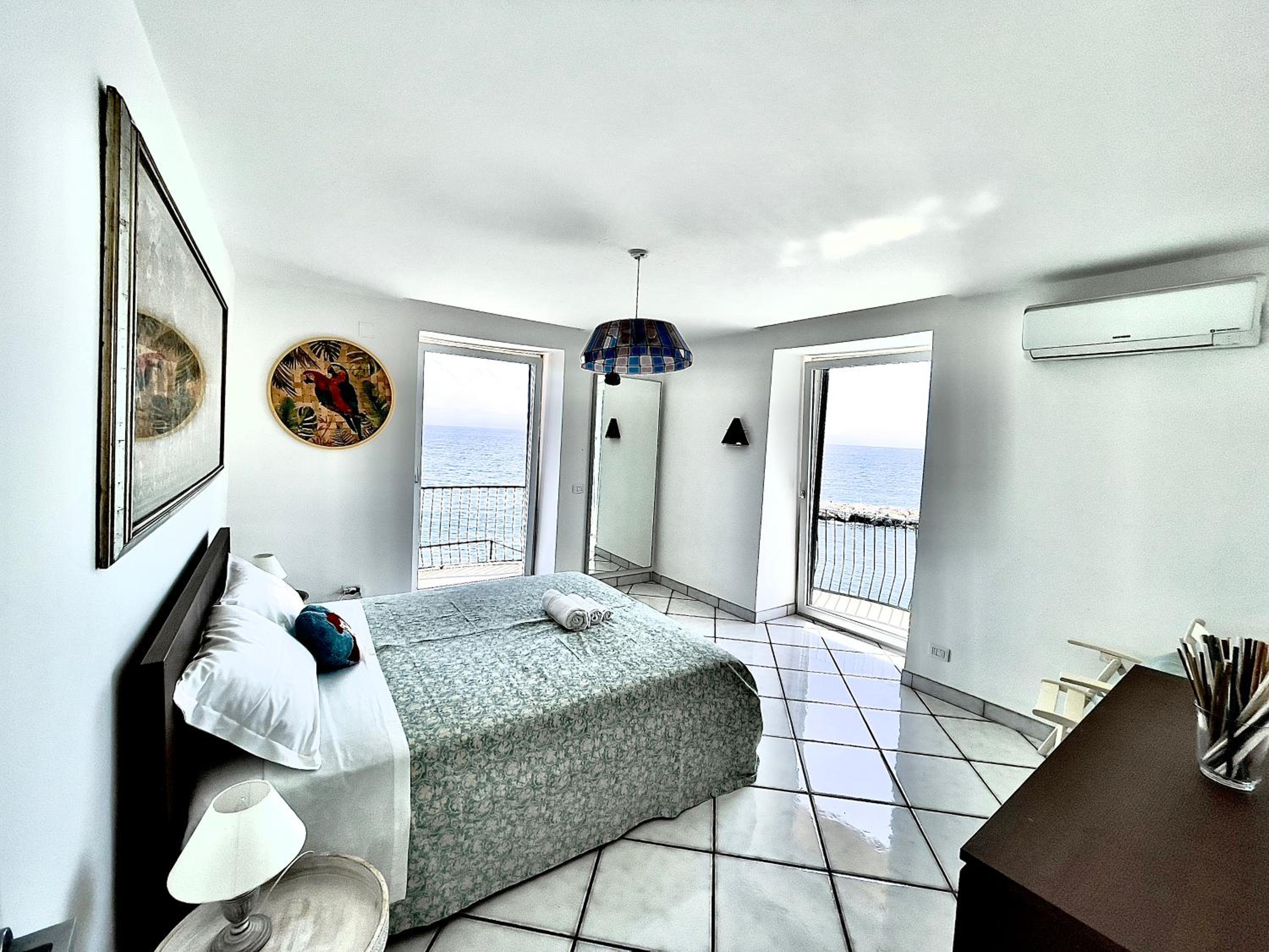Grotta Romana Home