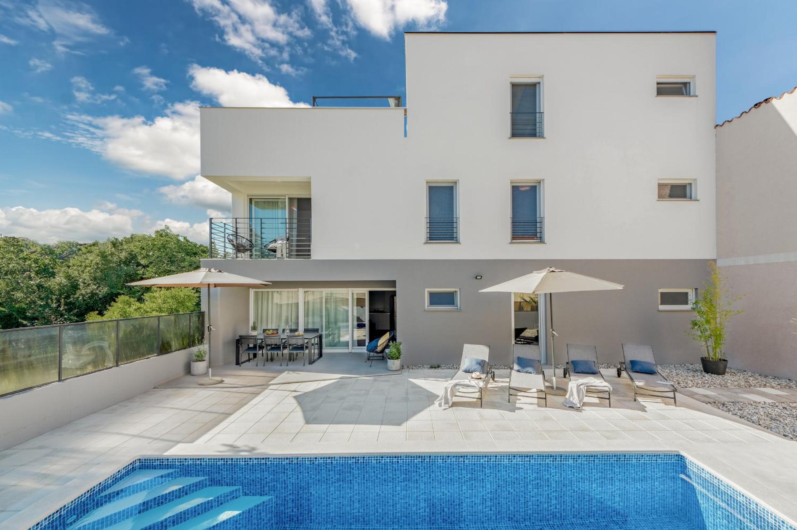 Villa San for 6 persons in Medulin with fitness and only 2 km from the beach with sea view view 2