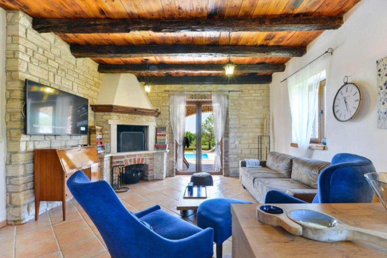 Villa Sole in Central Istria for 10 people with 4 beedrooms and private pool view 3
