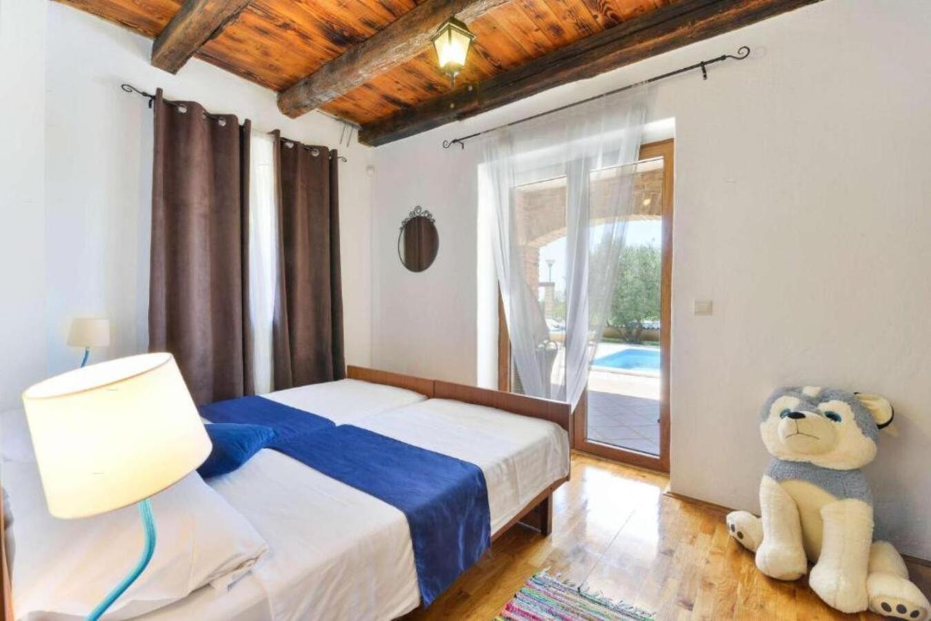 Villa Sole in Central Istria for 10 people with 4 beedrooms and private pool view 4