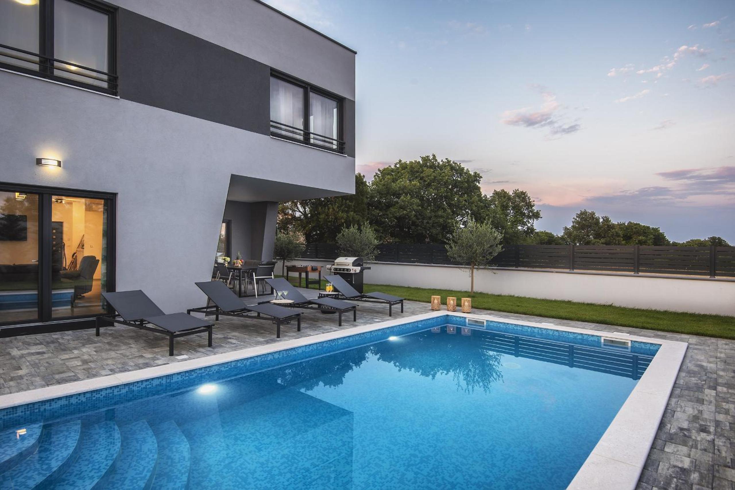 Villa Tika in Pula for families with kids playground