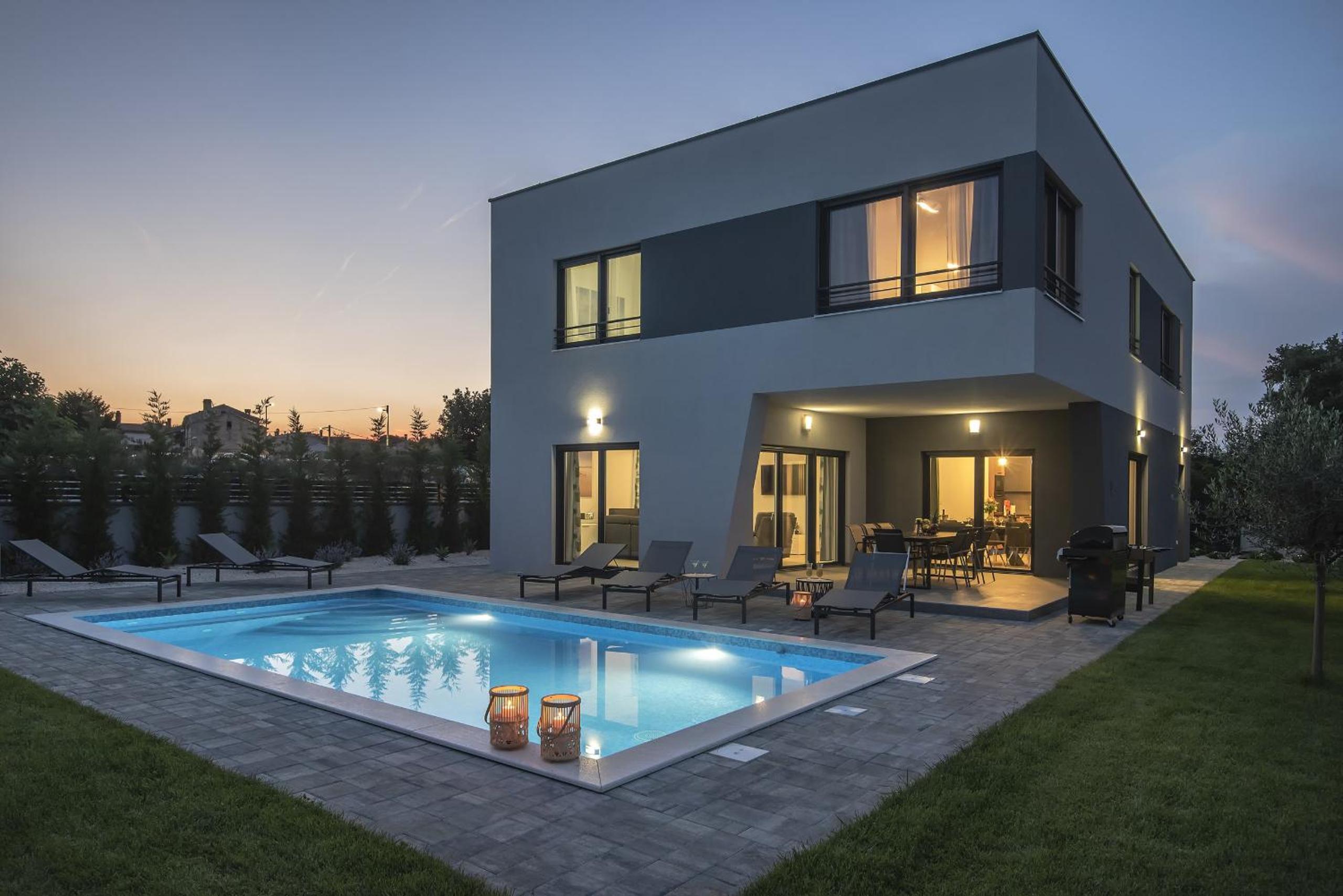 Villa Tika in Pula for families with kids playground