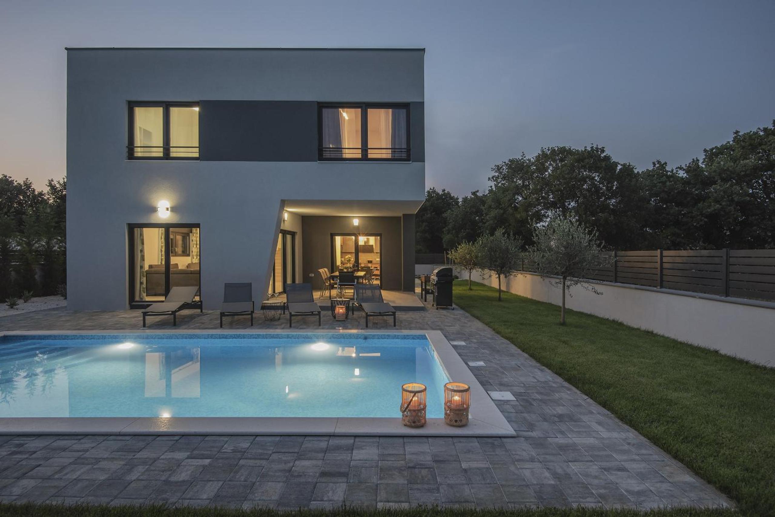 Villa Tika in Pula for families with kids playground