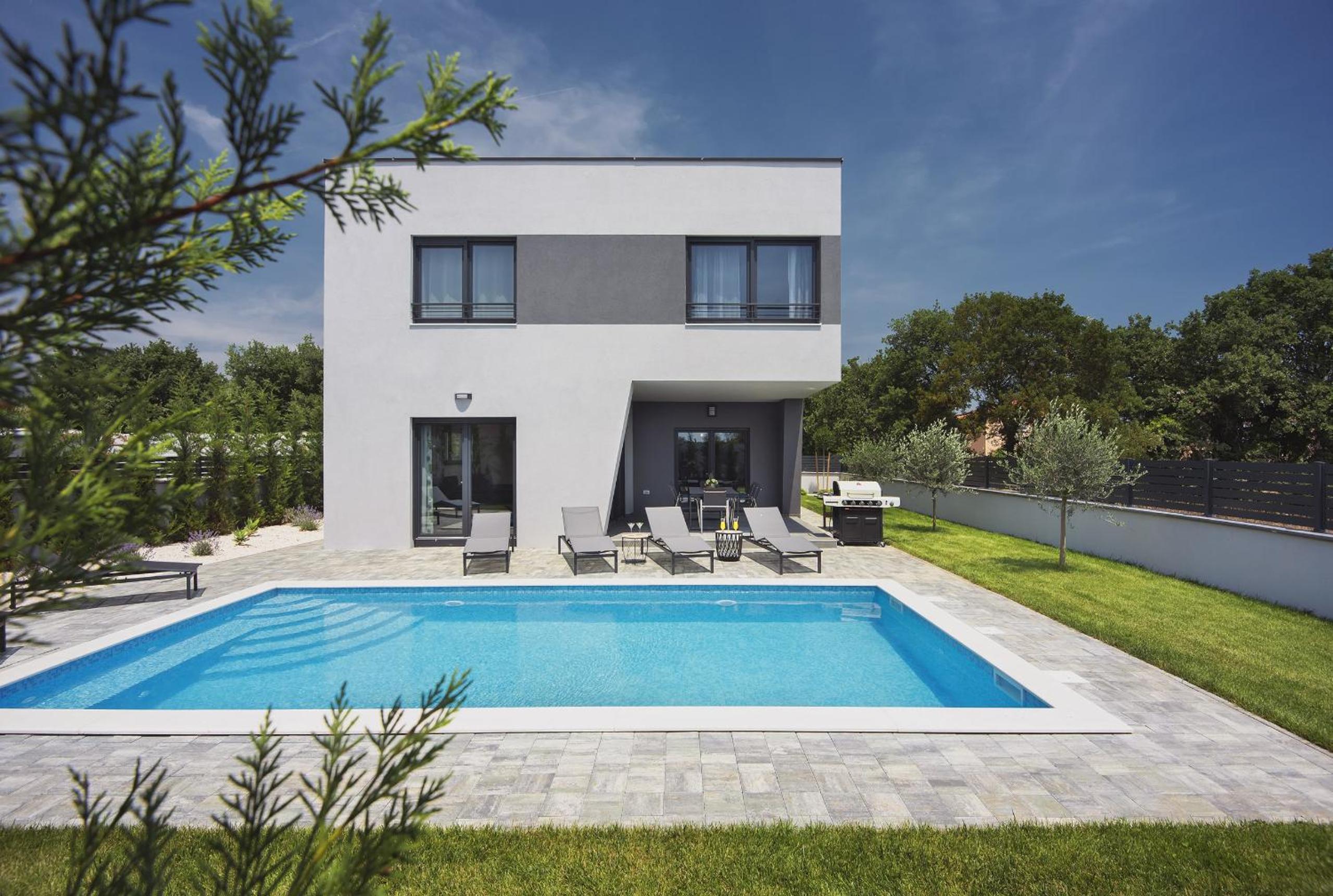 Villa Tika in Pula for families with kids playground