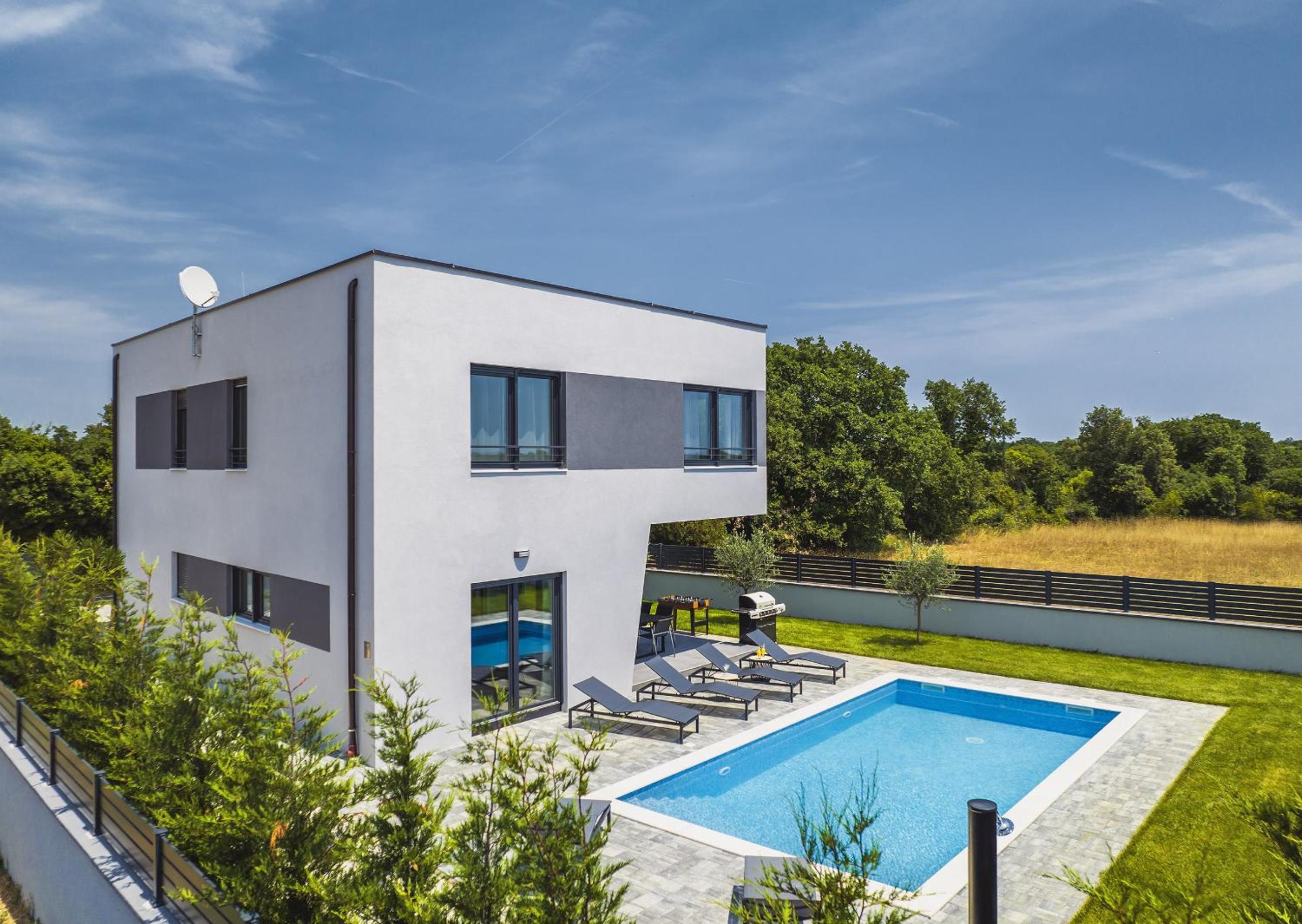 Villa Tika in Pula for families with kids playground