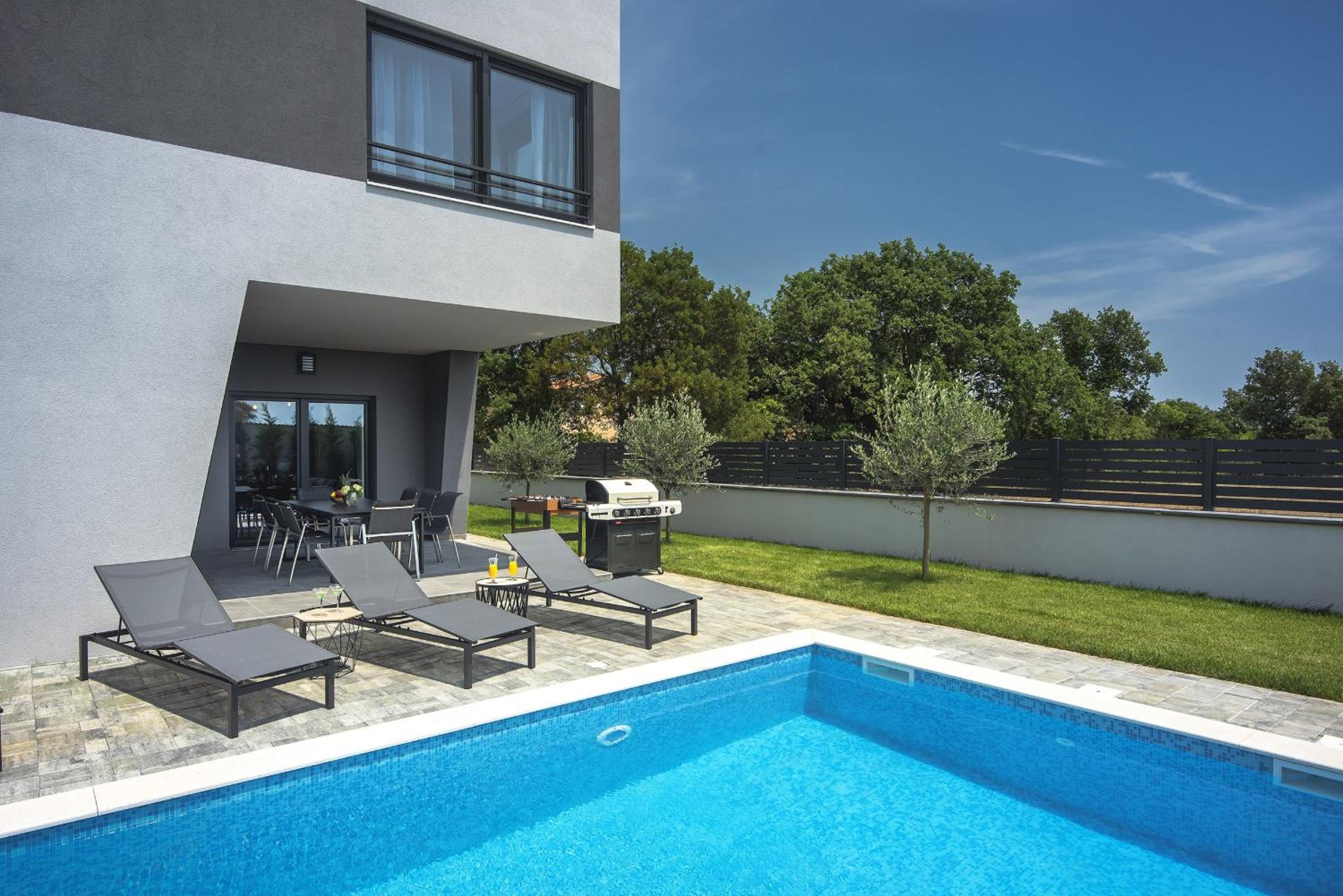 Villa Tika in Pula for families with kids playground
