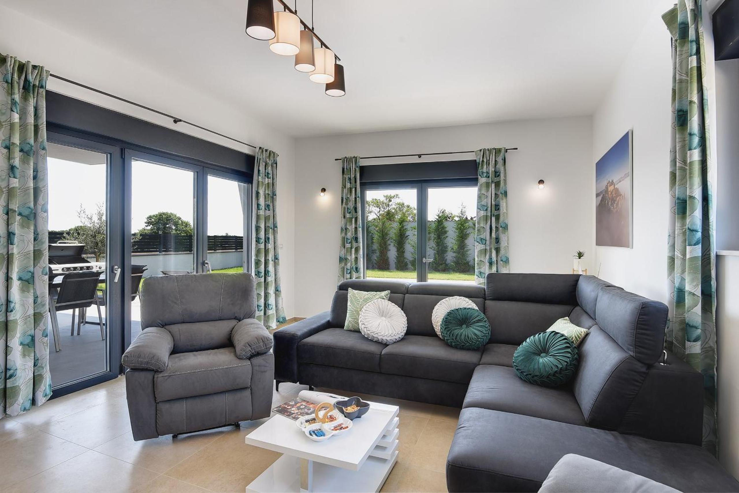 Villa Tika in Pula for families with kids playground