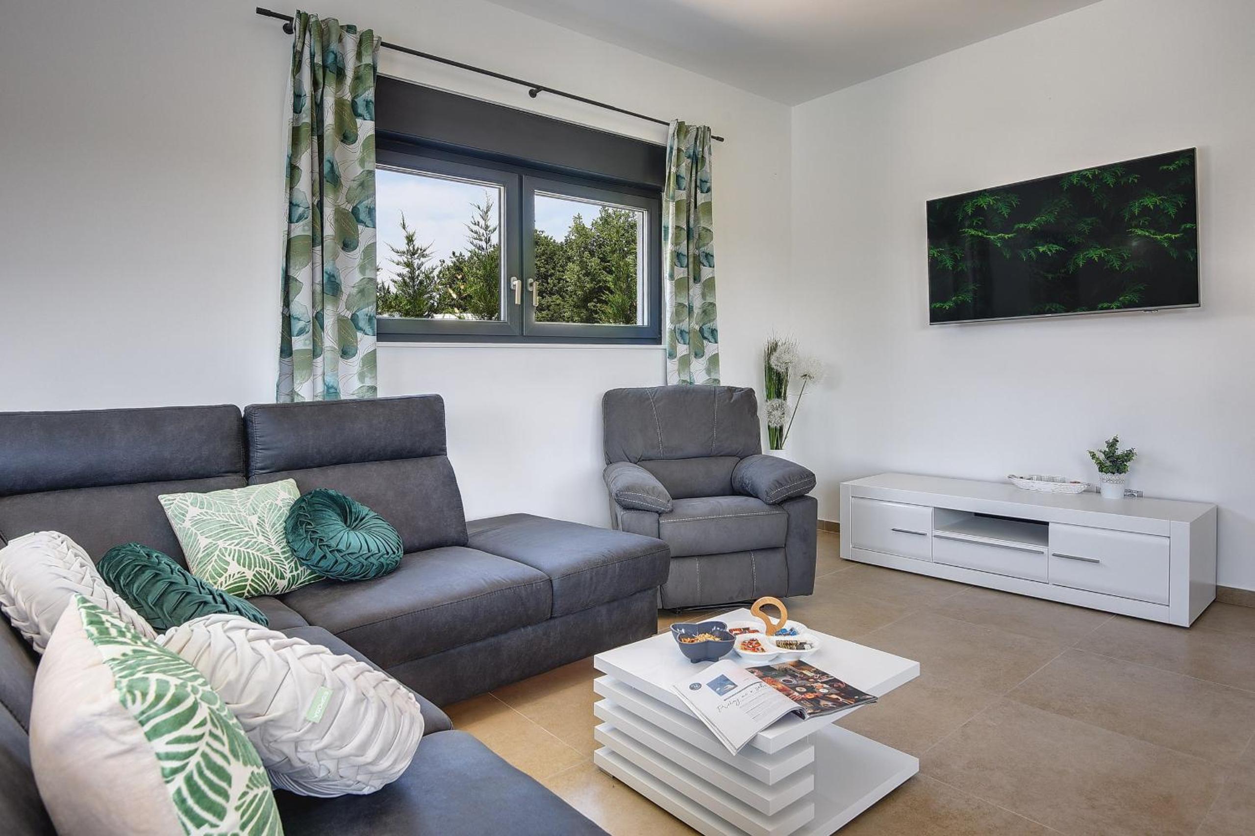 Villa Tika in Pula for families with kids playground