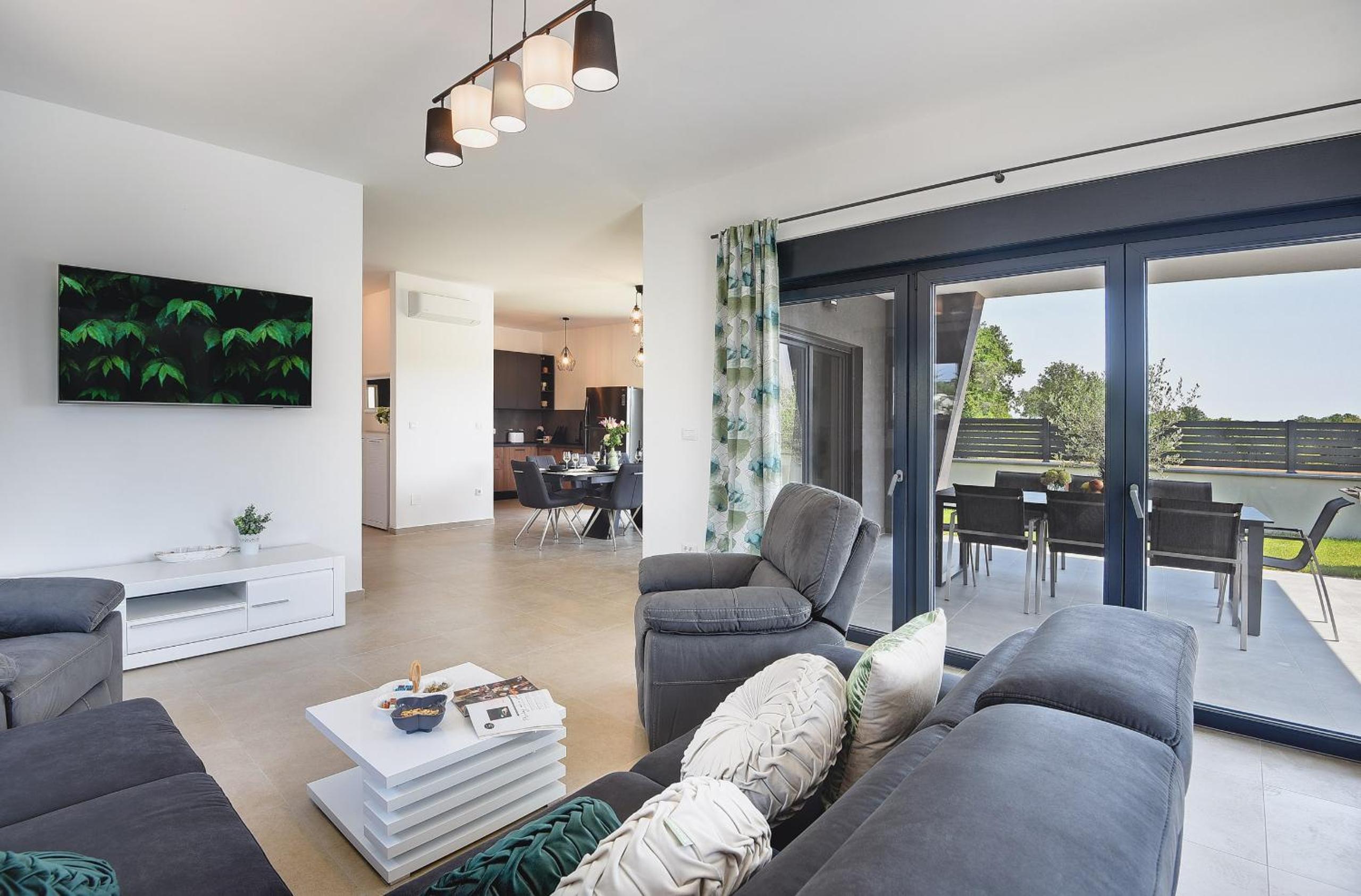 Villa Tika in Pula for families with kids playground