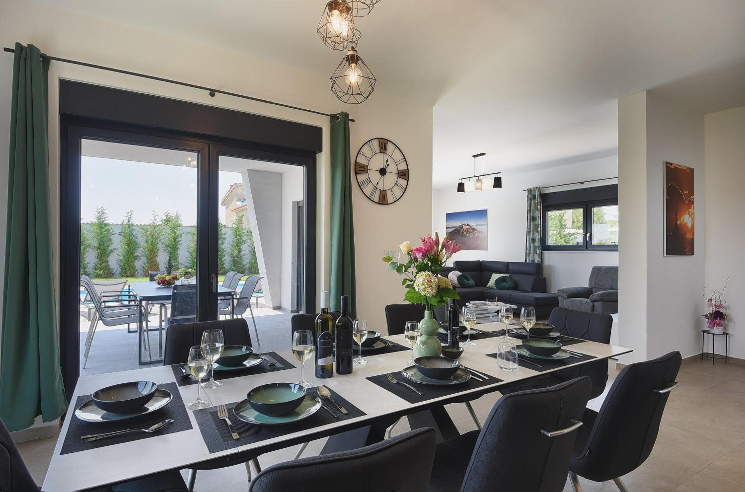 Villa Tika in Pula for families with kids playground