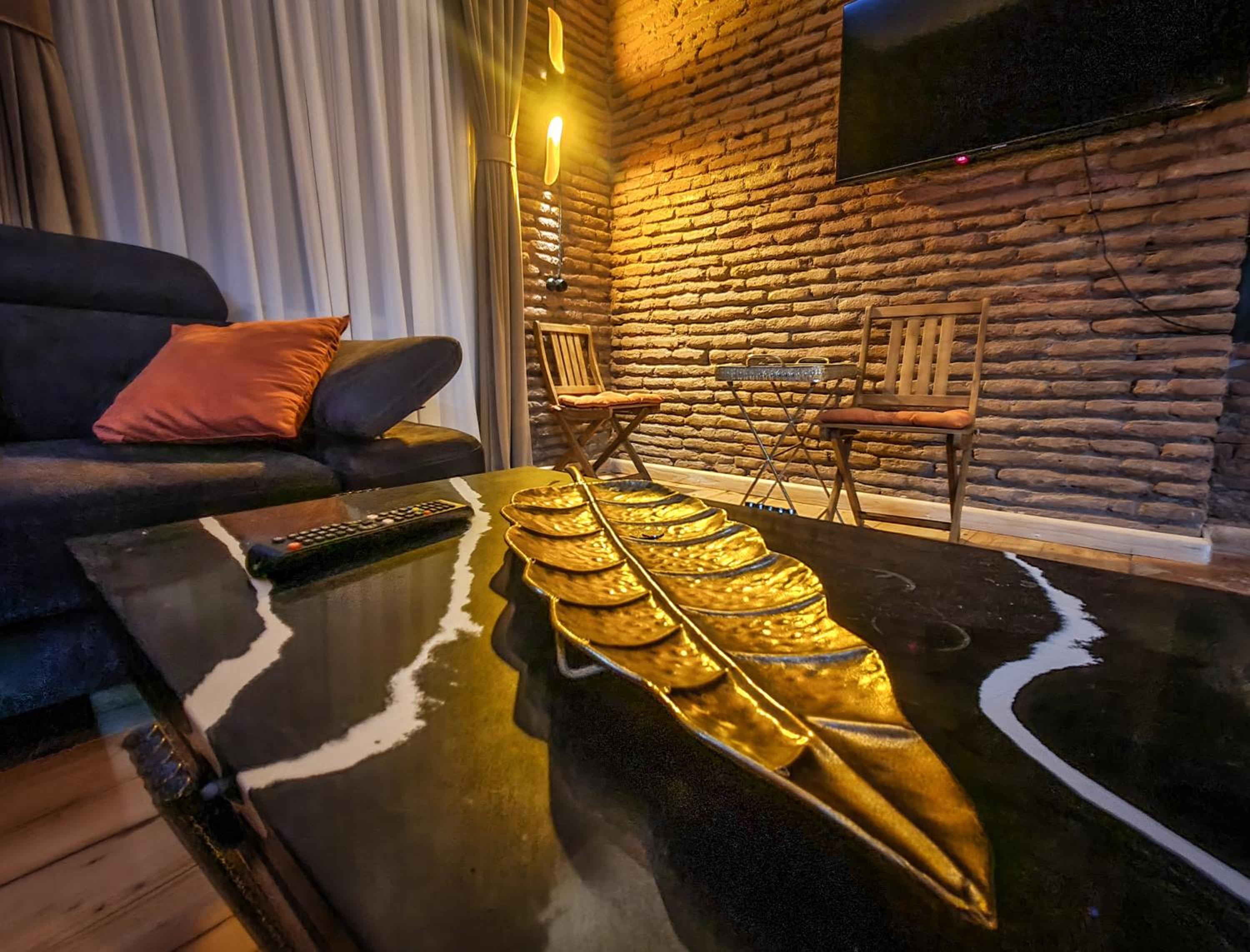 Top Floor Apartment+Balcony in sololaki / Room 25 view 3