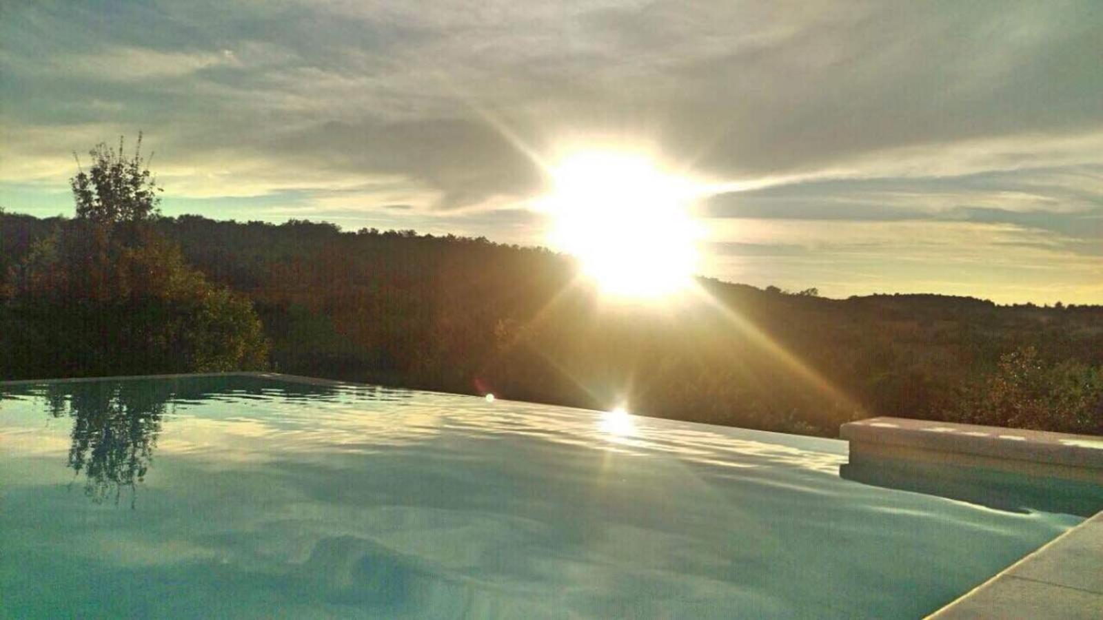 Villa Zvonar near Motovun with large pool and whirlpool view 5