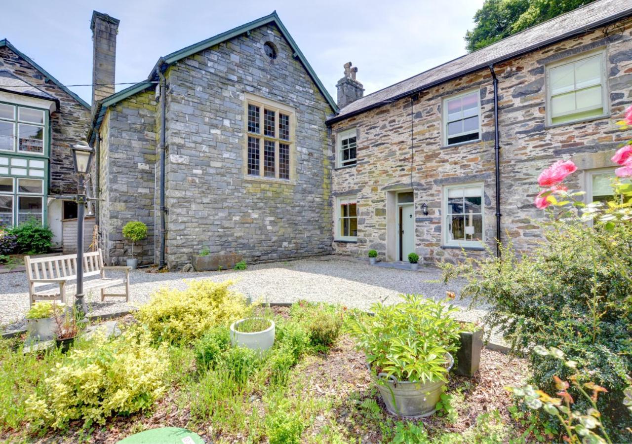 The Manor Criccieth view 5