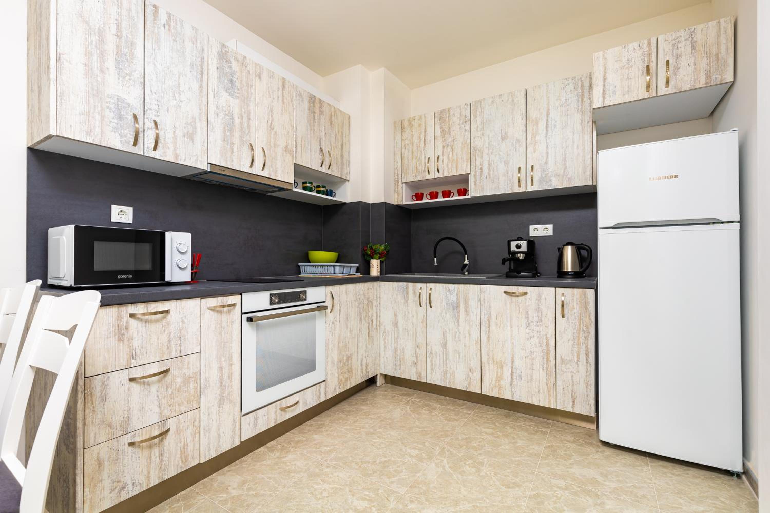 Radiant Retreat - Bright 1BD Haven in Plovdiv by Flat Mаnager