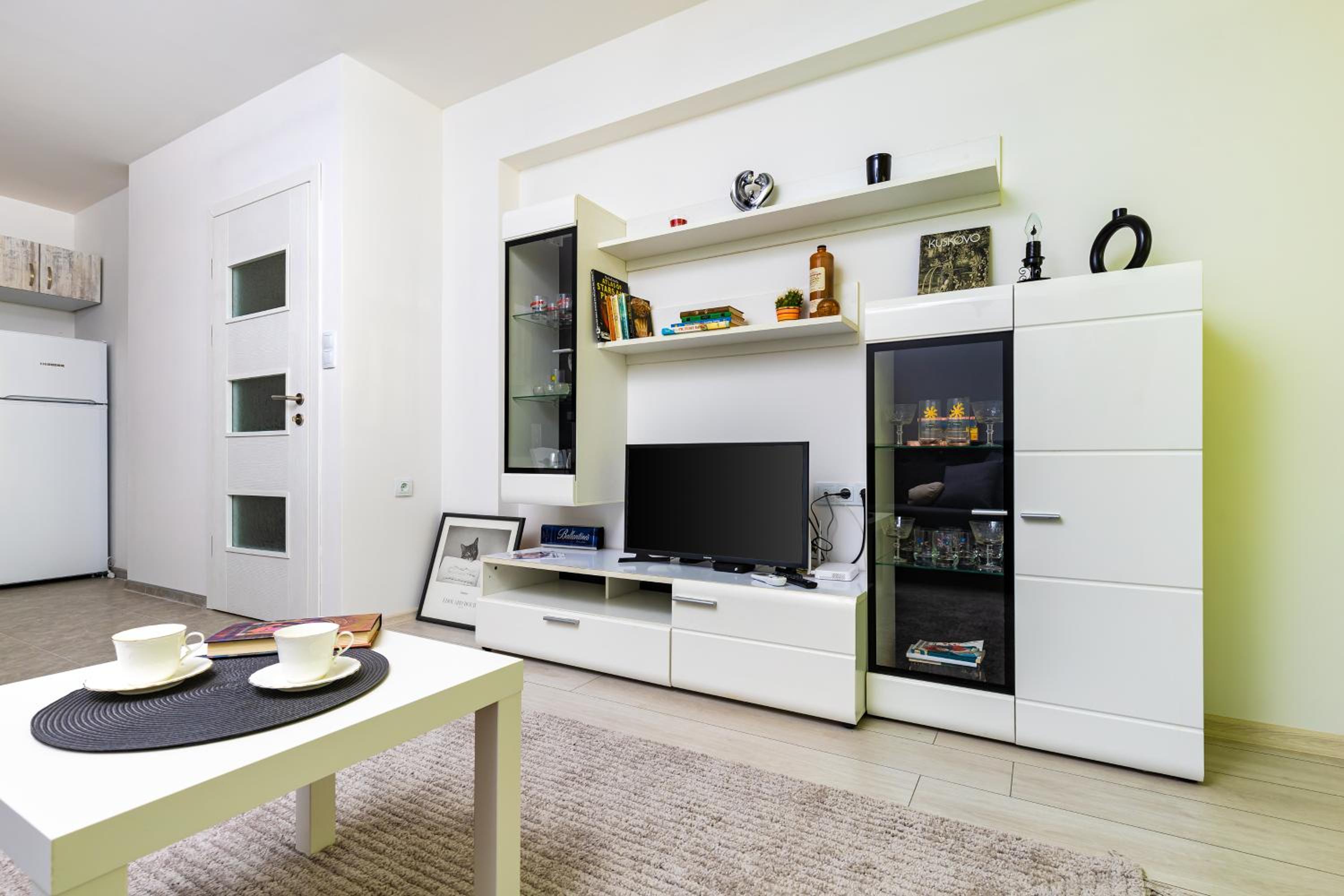 Radiant Retreat - Bright 1BD Haven in Plovdiv by Flat Mаnager